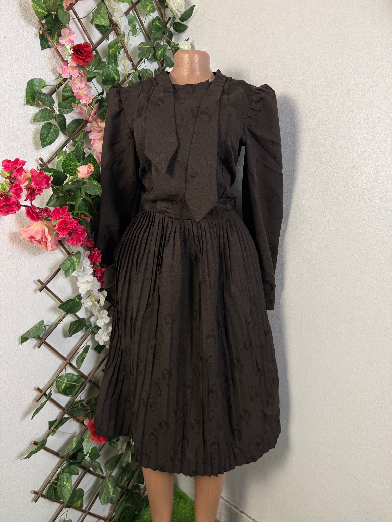 Robe évasée mi - longue manches longues - Perluna Store - kinshasa