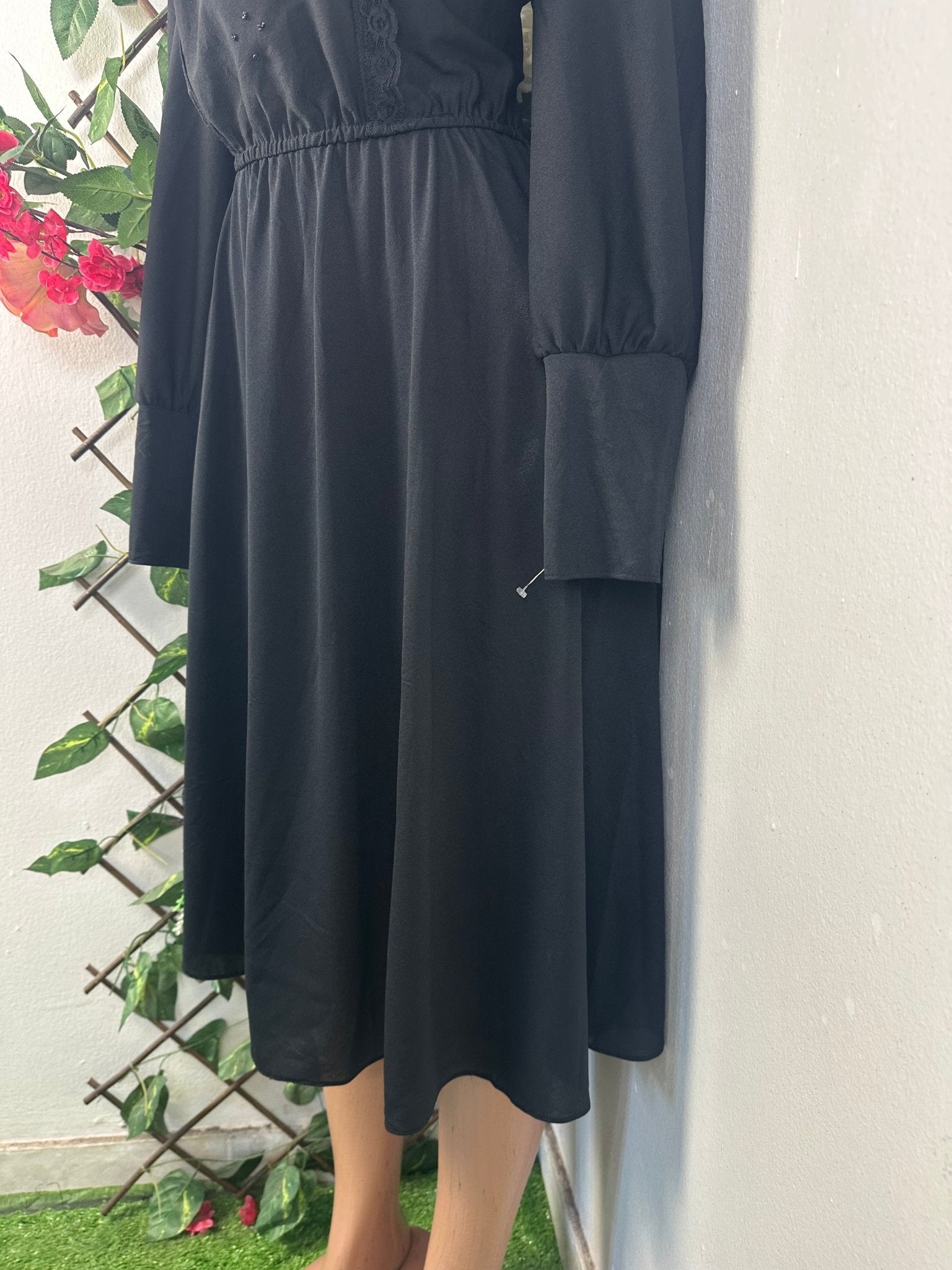 Robe évasée mi - longue manches longues - Perluna Store - kinshasa