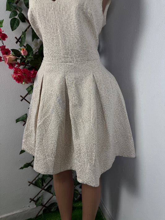 Robe évasée sans manche colle en v - Perluna Store - kinshasa