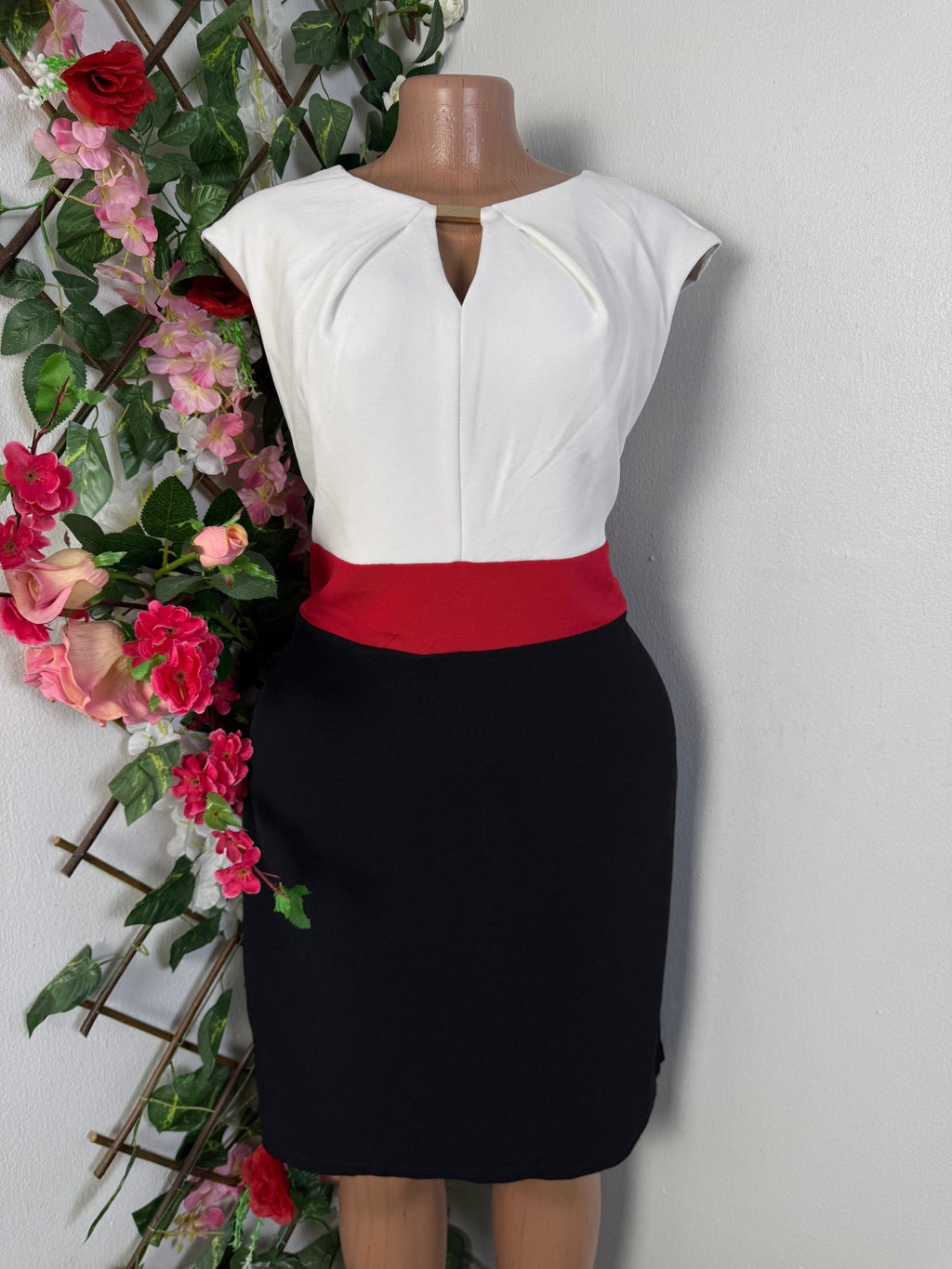 Robe évasée sans manche  - Perluna Store - kinshasa