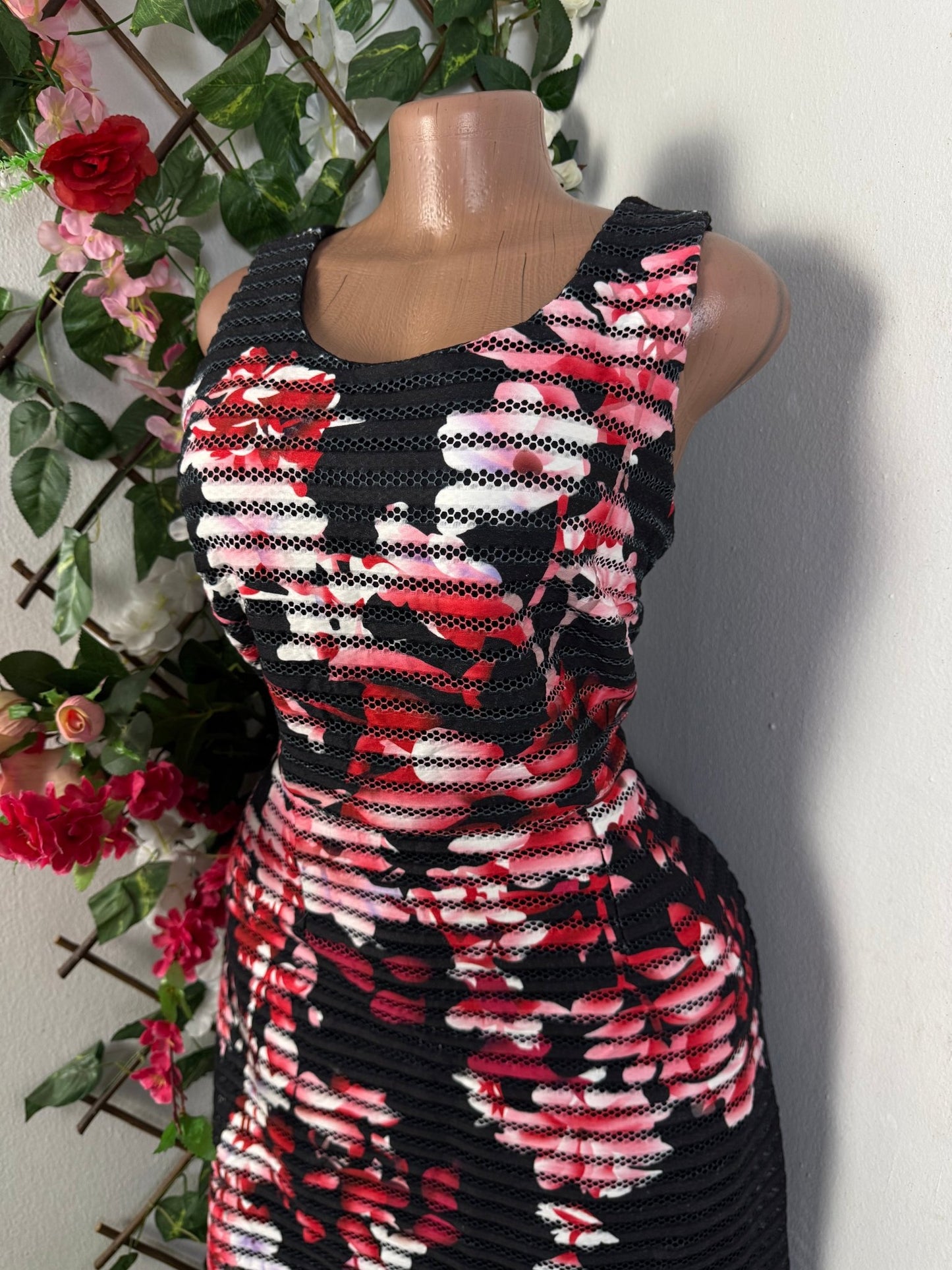 Robe évasée sans manche  - Perluna Store - kinshasa