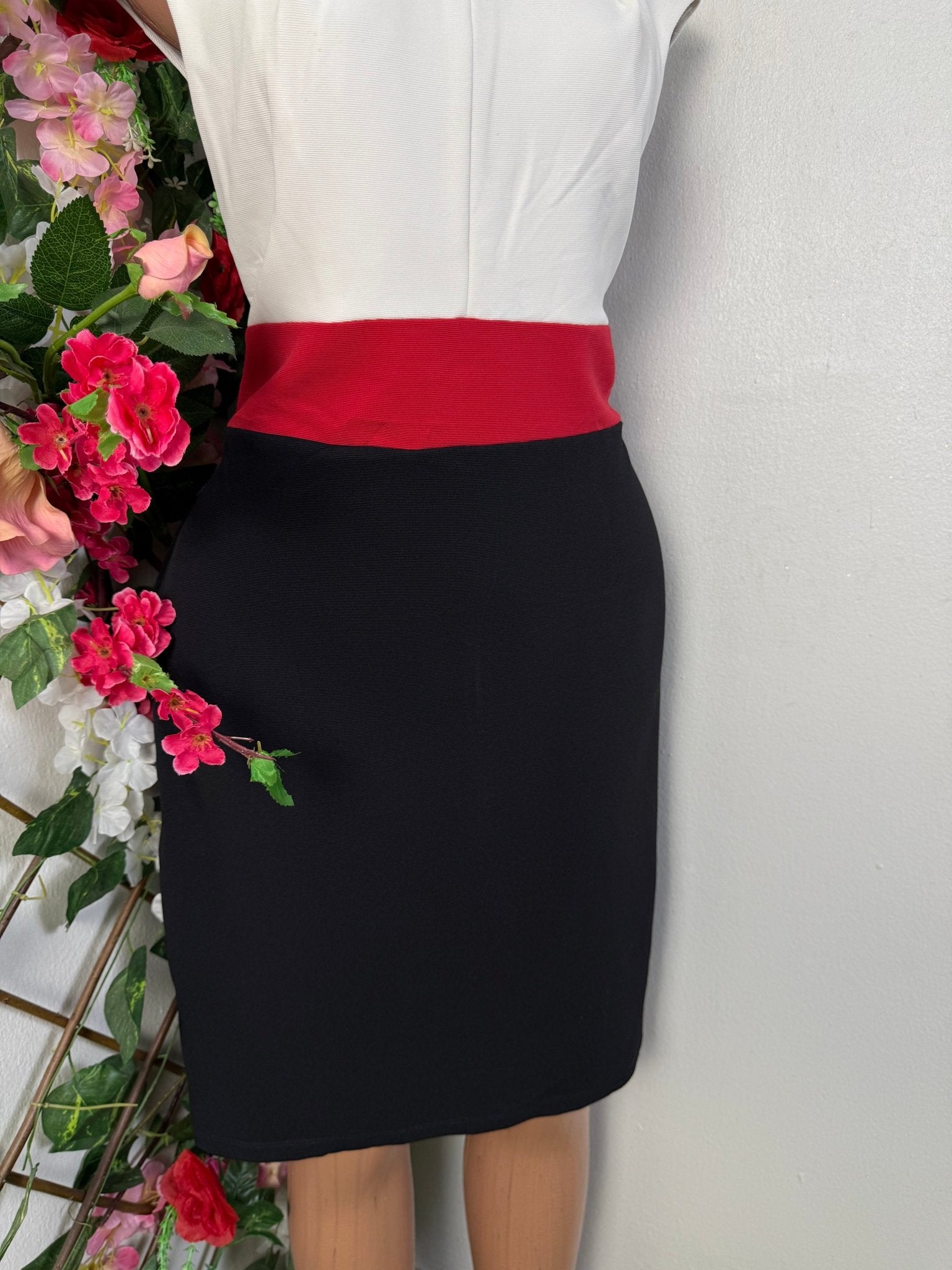 Robe évasée sans manche  - Perluna Store - kinshasa