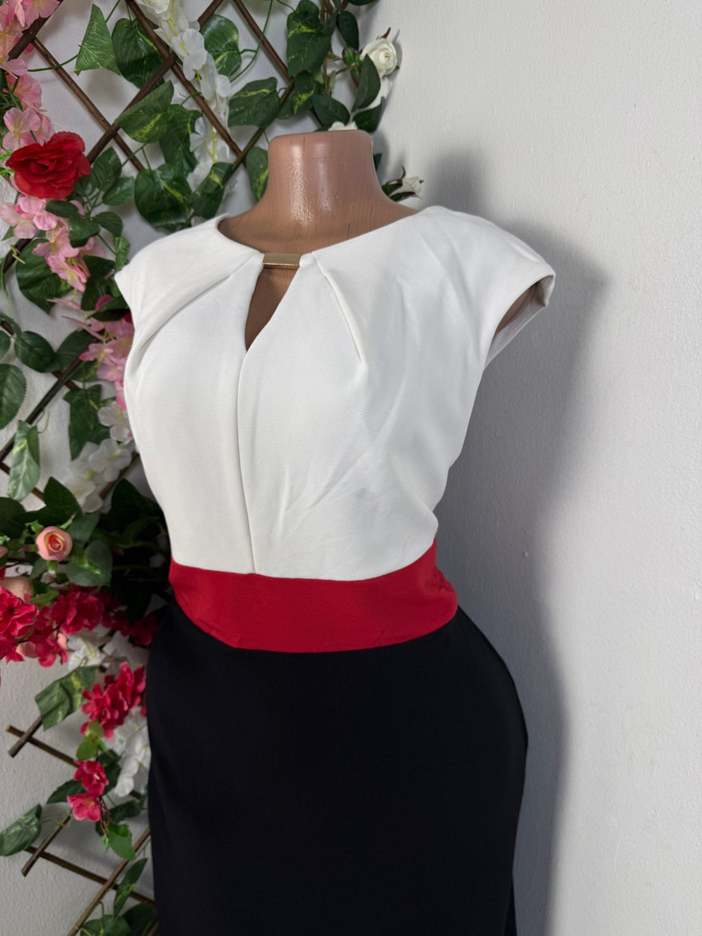 Robe évasée sans manche  - Perluna Store - kinshasa