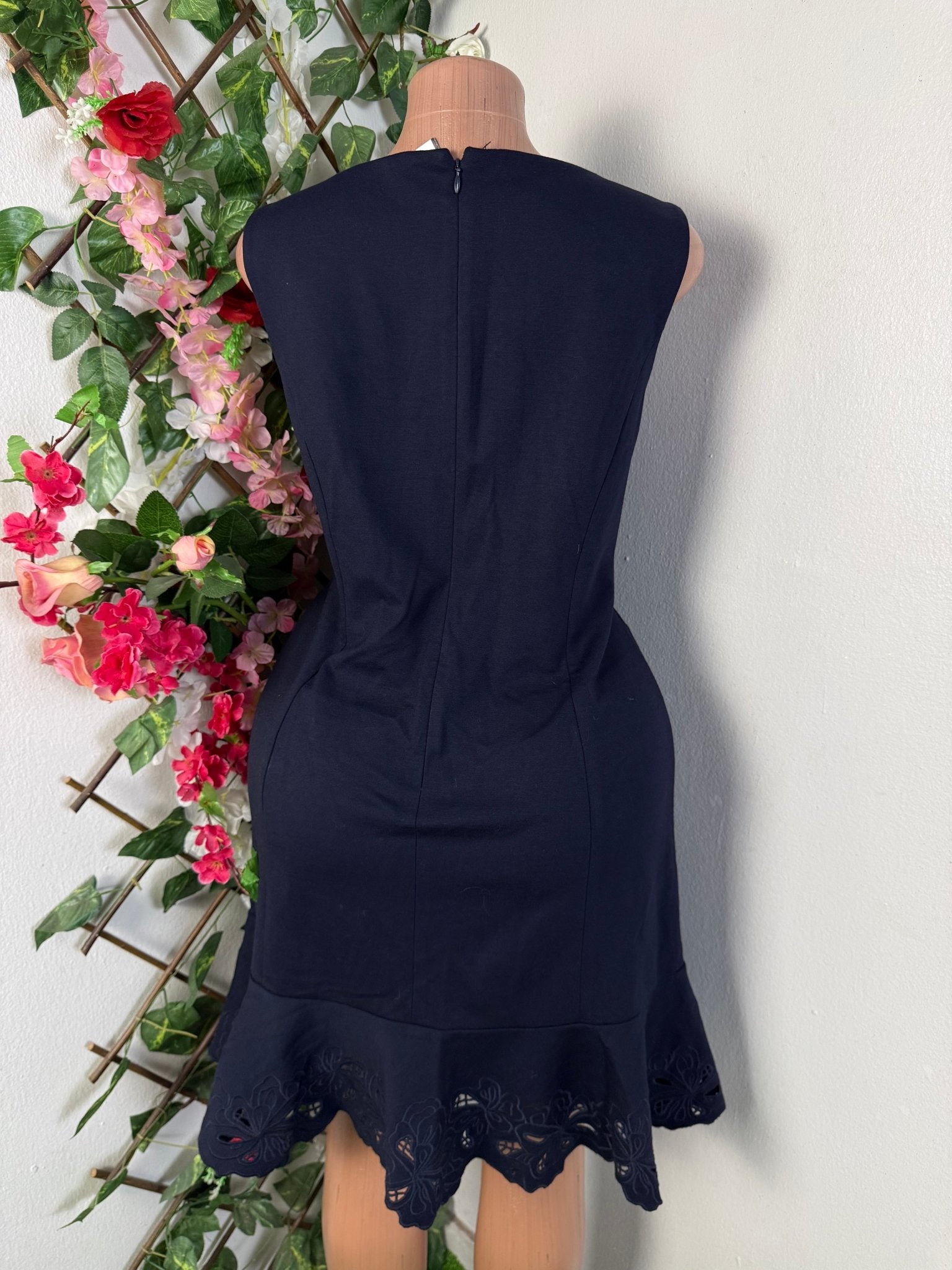 Robe évasée sans manche - Perluna Store - kinshasa