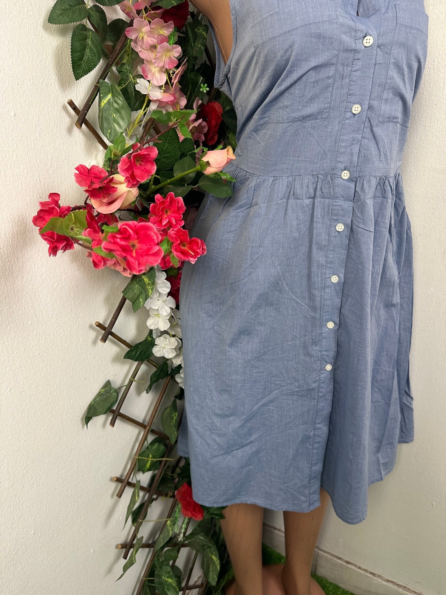 Robe évasée sans manches à boutons - Perluna Store - kinshasa