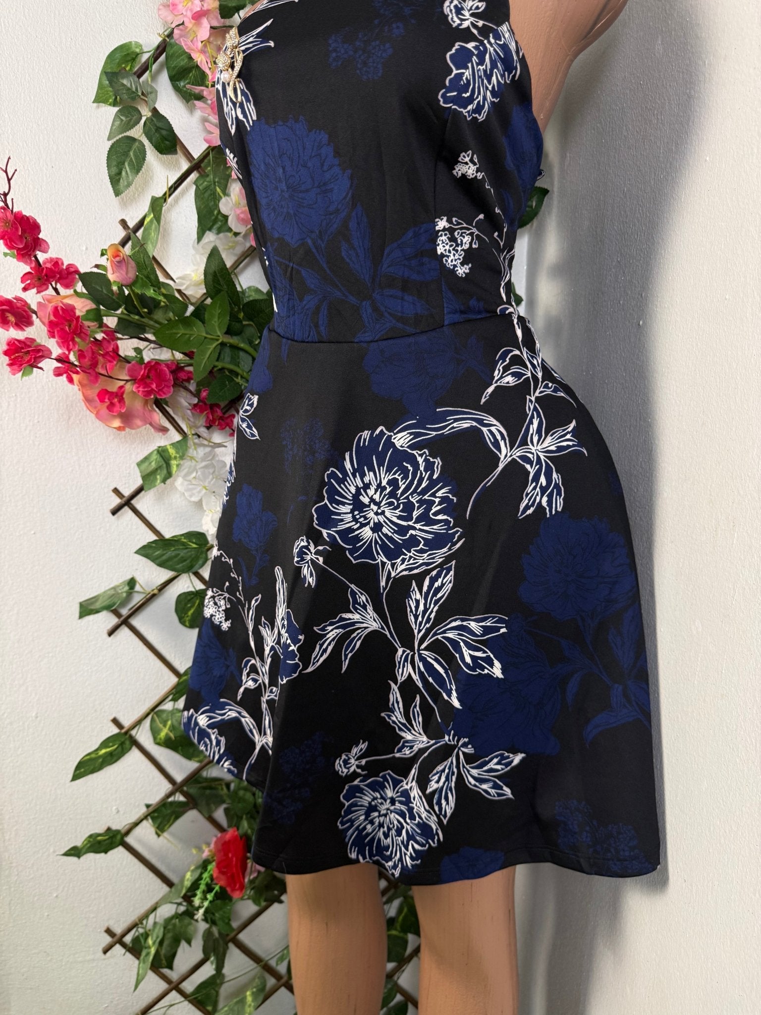 Robe évasée sans manches à fine bretteles - Perluna Store