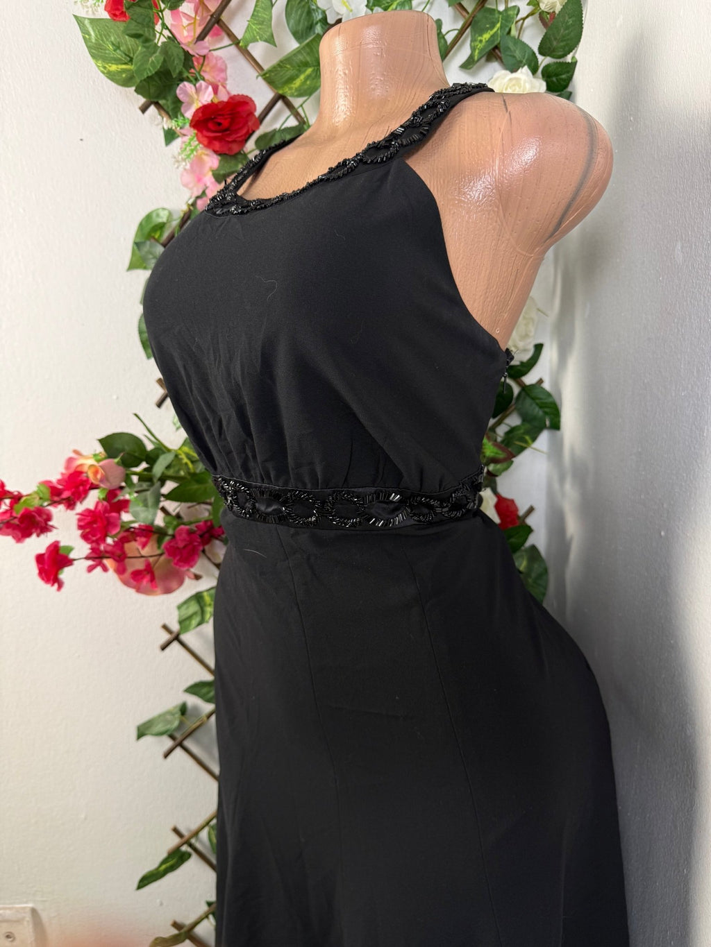 Robe évasée sans manches décollectée - Perluna Store - kinshasa