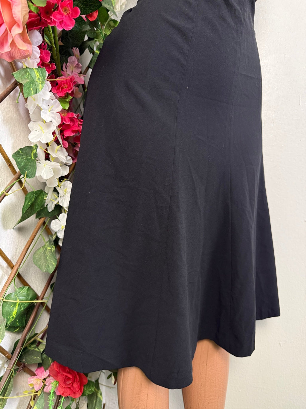 Robe évasée sans manches décollectée - Perluna Store - kinshasa