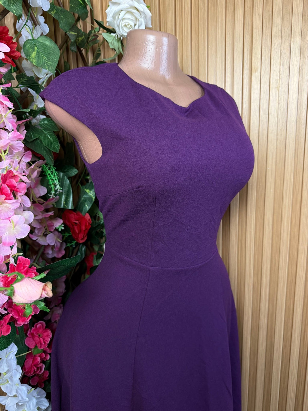 Robe évasée sans manches décollectuée - Perluna Store