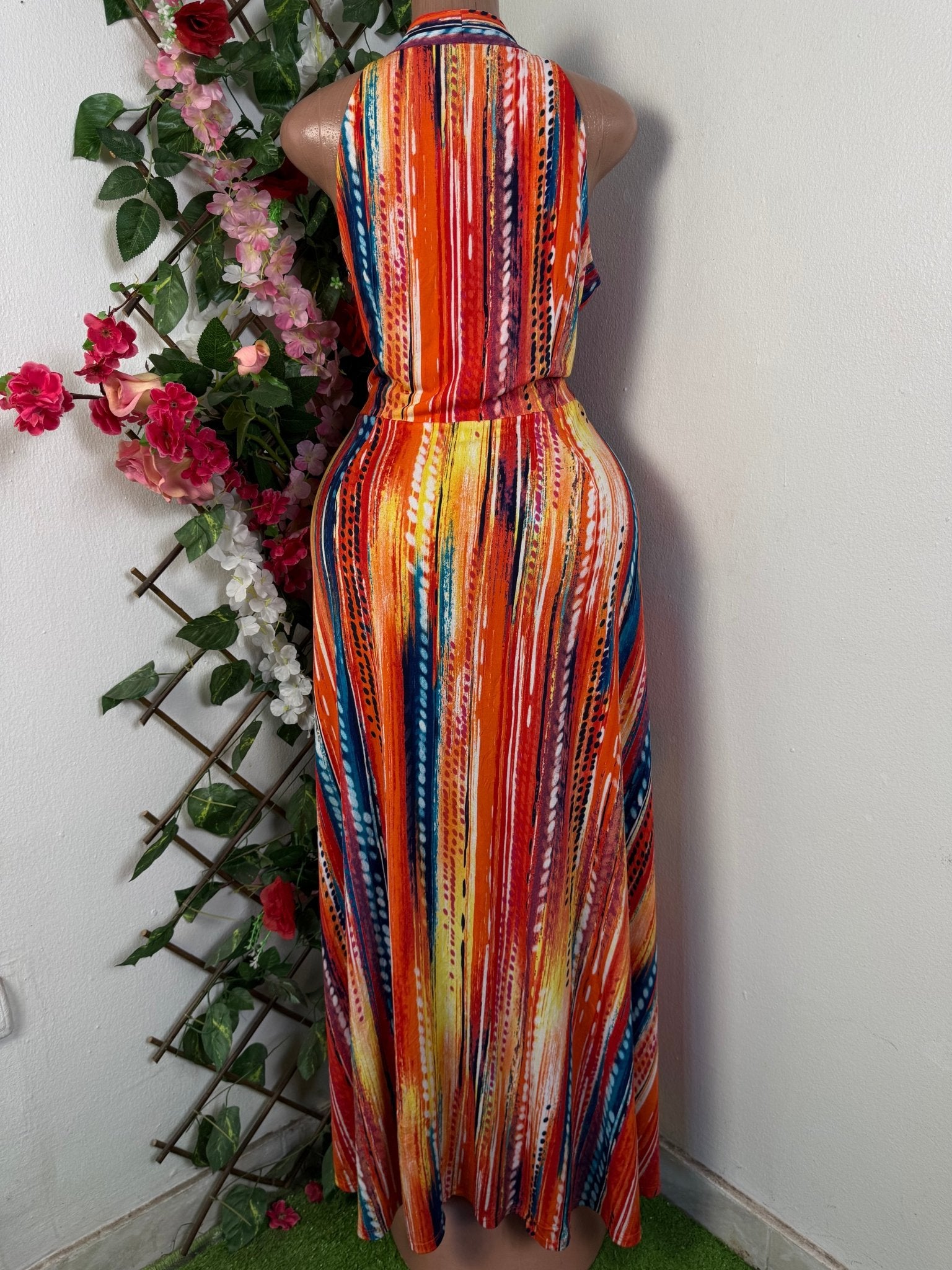 Robe évasée sans manches décolletée - Perluna Store - kinshasa