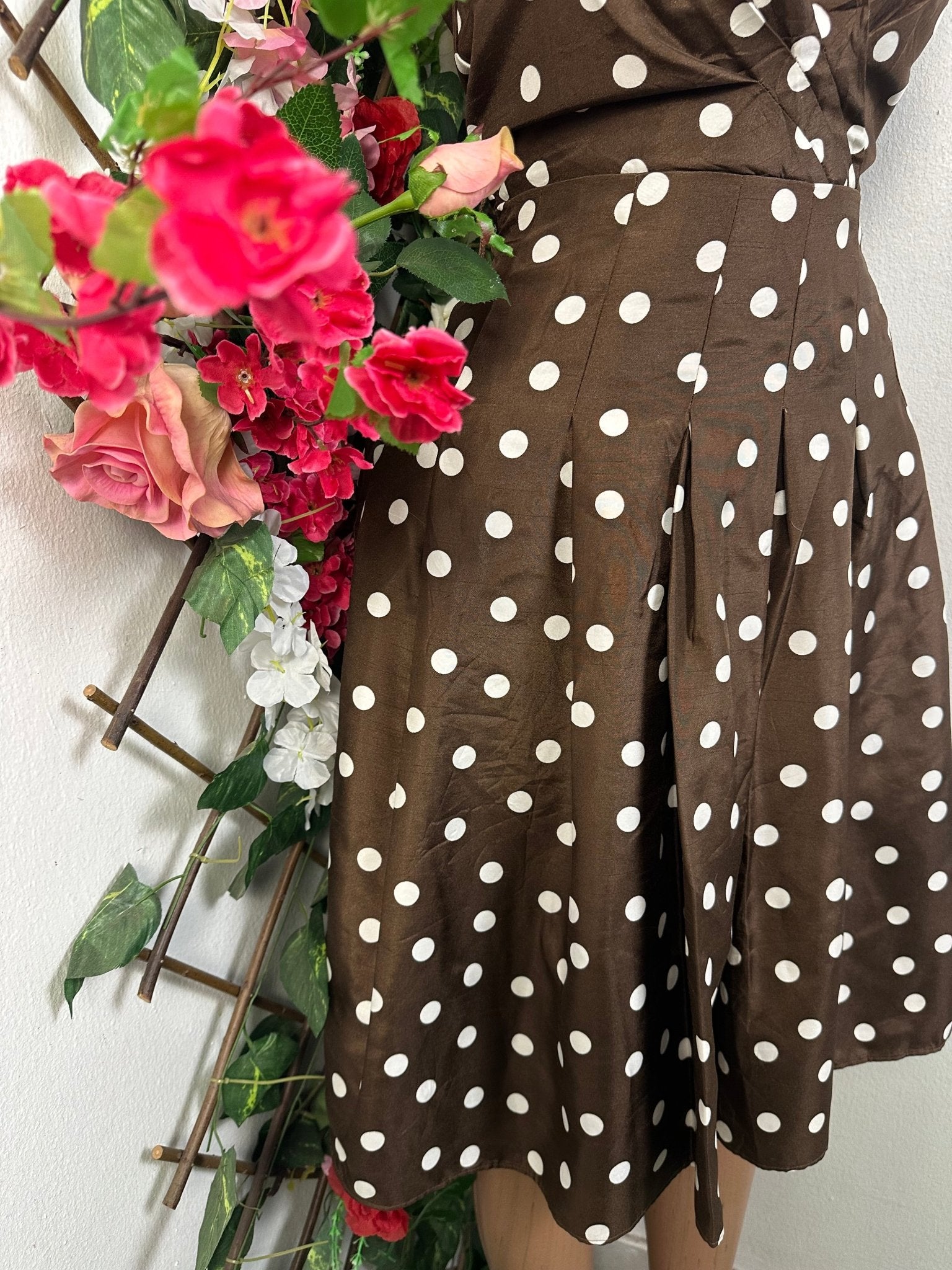 Robe évasée sans manches décolletée - Perluna Store - kinshasa