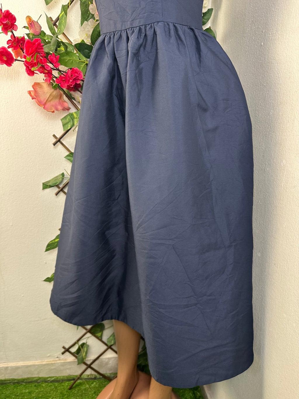 Robe évasée sans manches dénudée - Perluna Store - kinshasa