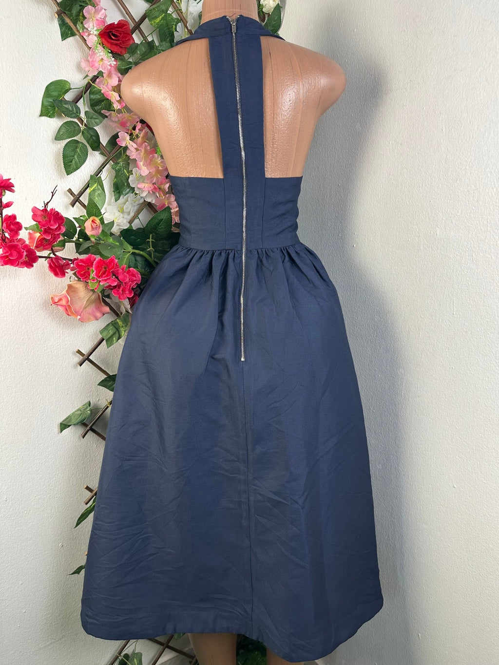 Robe évasée sans manches dénudée - Perluna Store - kinshasa