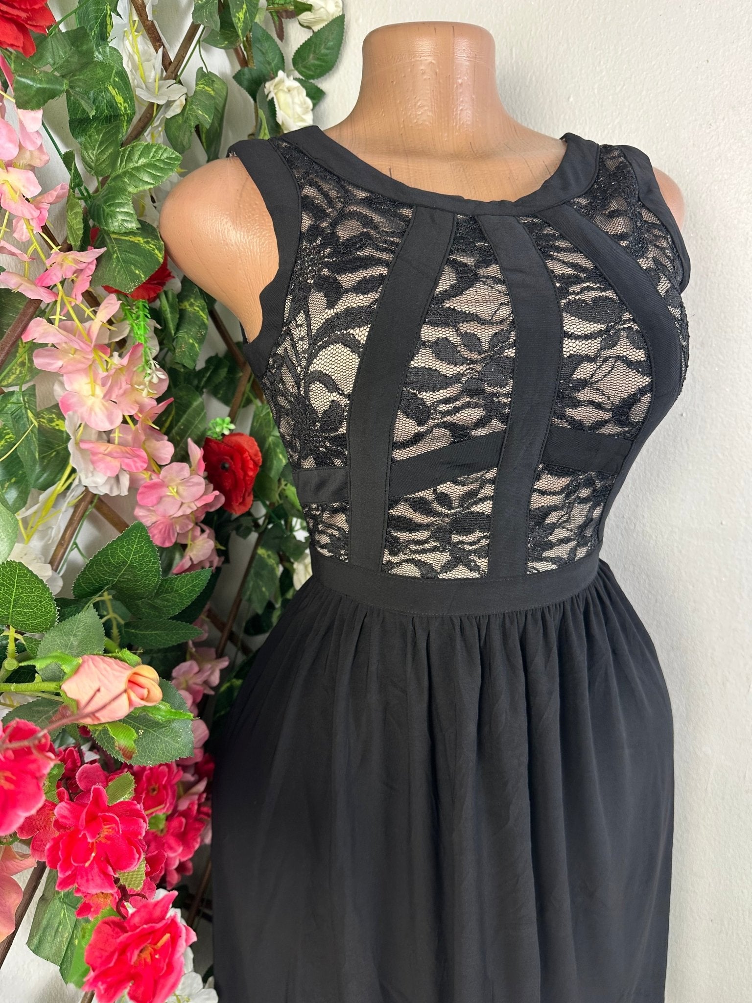 Robe évasée sans manches dos - nu - Perluna Store - kinshasa