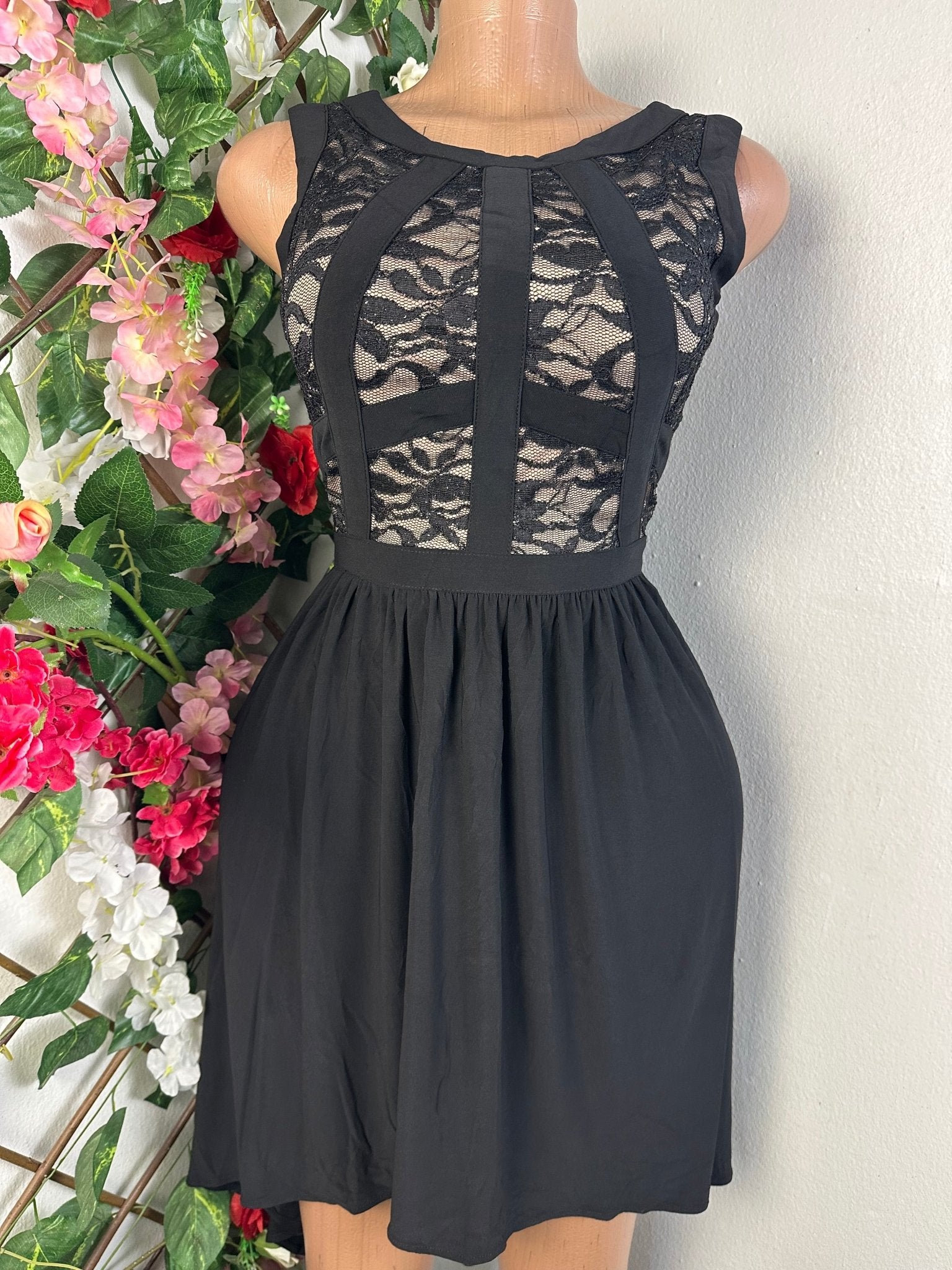 Robe évasée sans manches dos - nu - Perluna Store - kinshasa