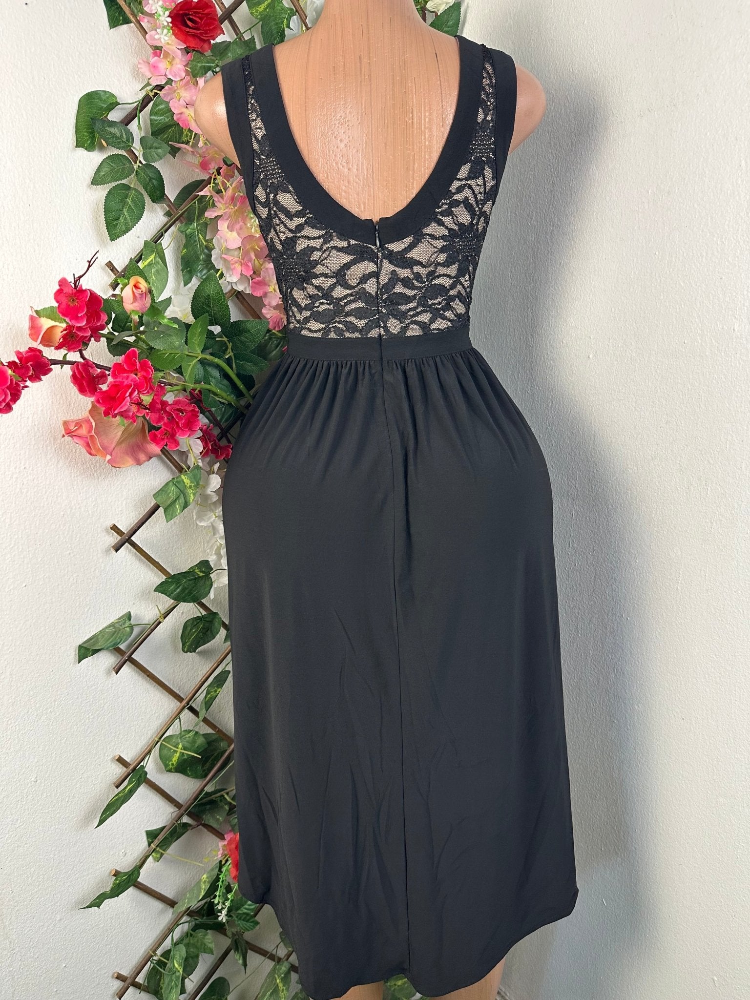 Robe évasée sans manches dos - nu - Perluna Store - kinshasa