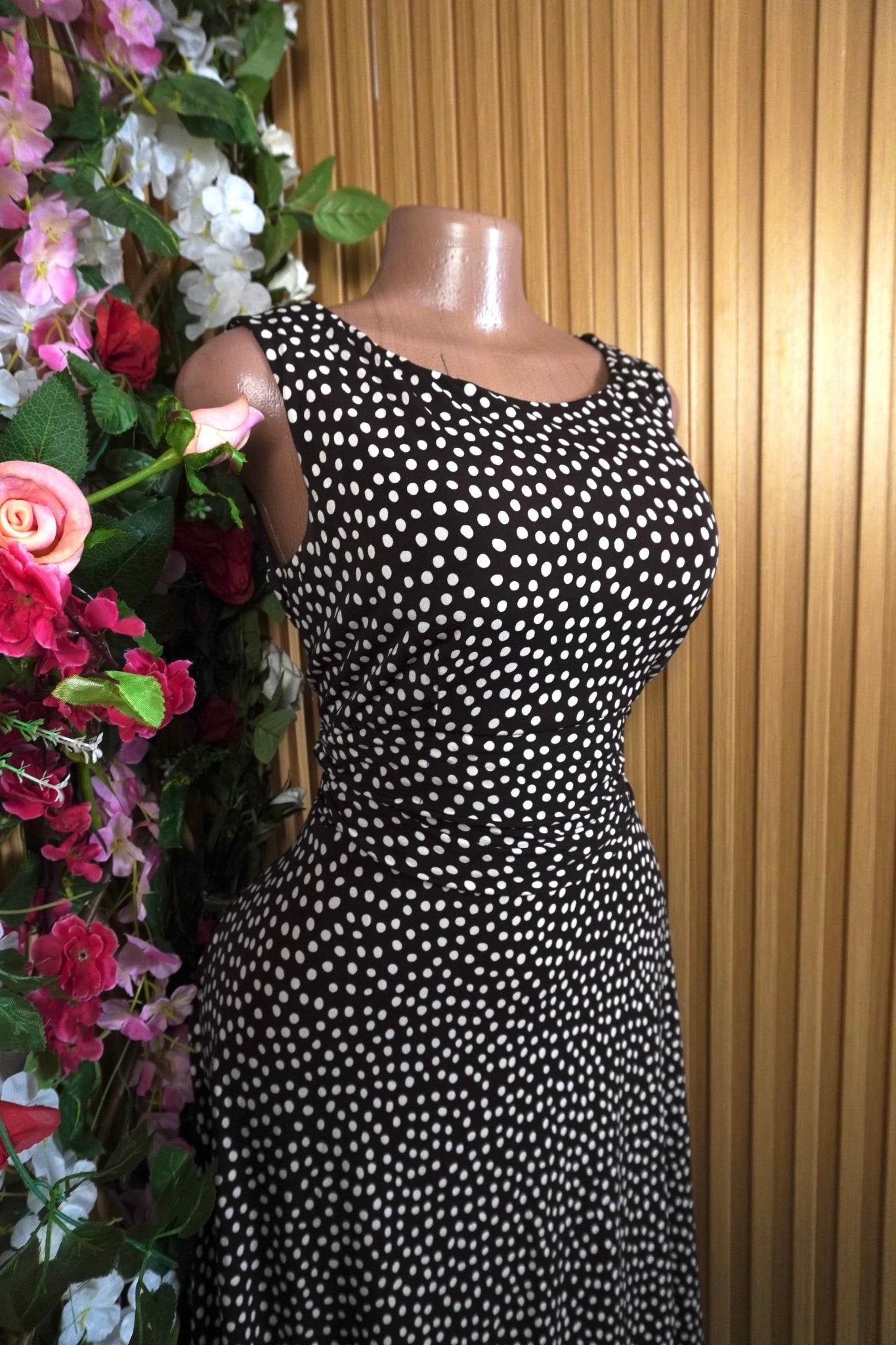 Robe evasée sans manches drapée - Perluna Store