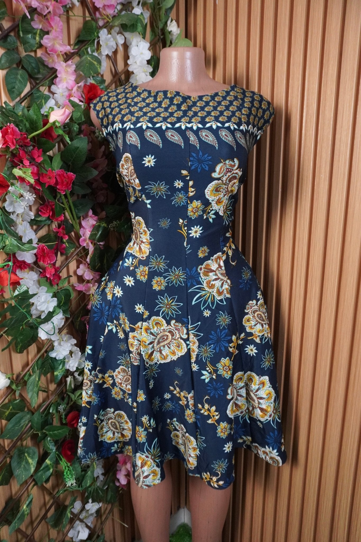 Robe évasée sans manches imprimée fleurie-M - Perluna Store