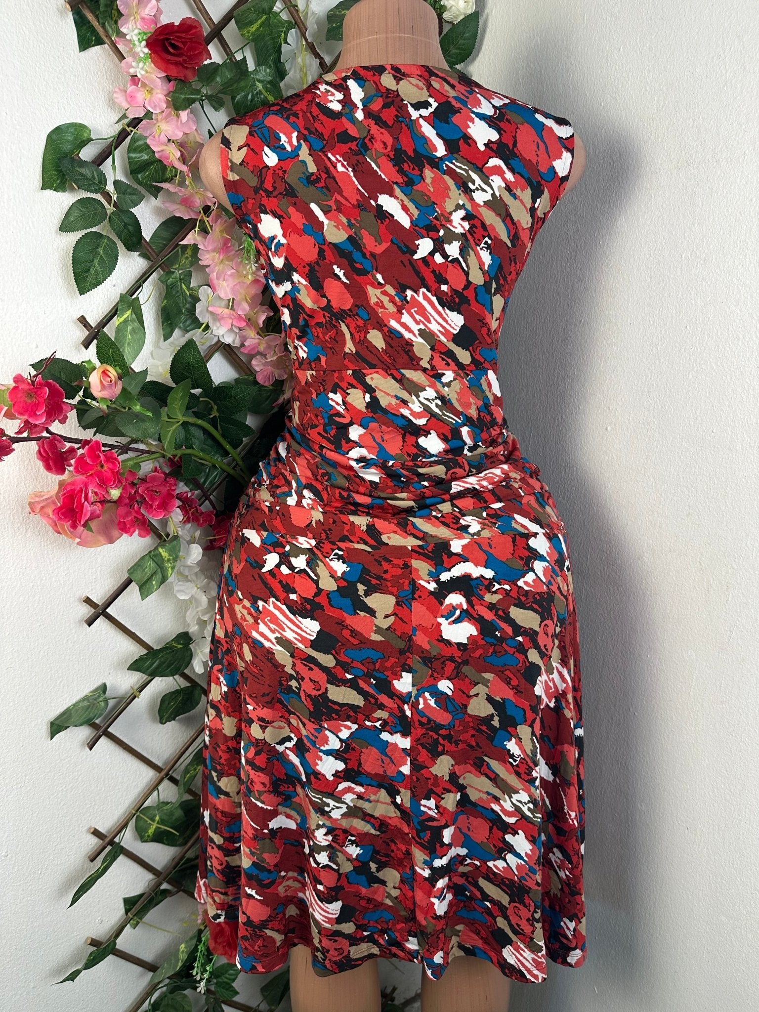 Robe évasée sans manches lcol carré - Perluna Store - kinshasa