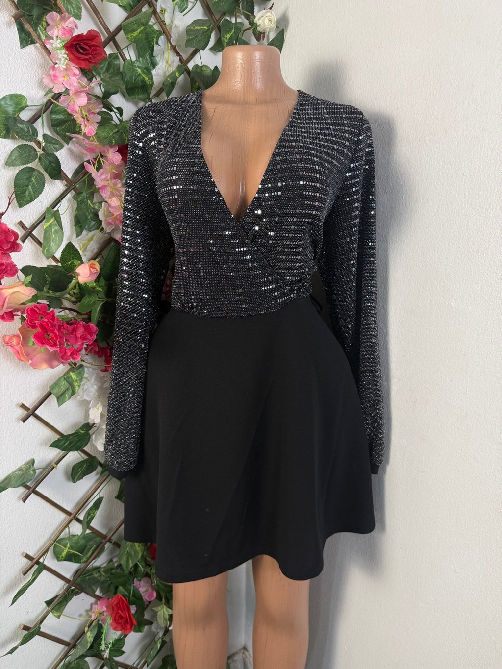 Robe évasée sans manches longues décollectée - Perluna Store