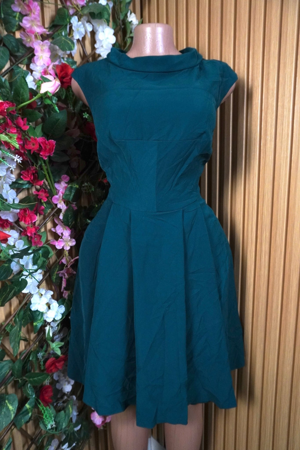 Robe évasée sans manches plissée-M - Perluna Store