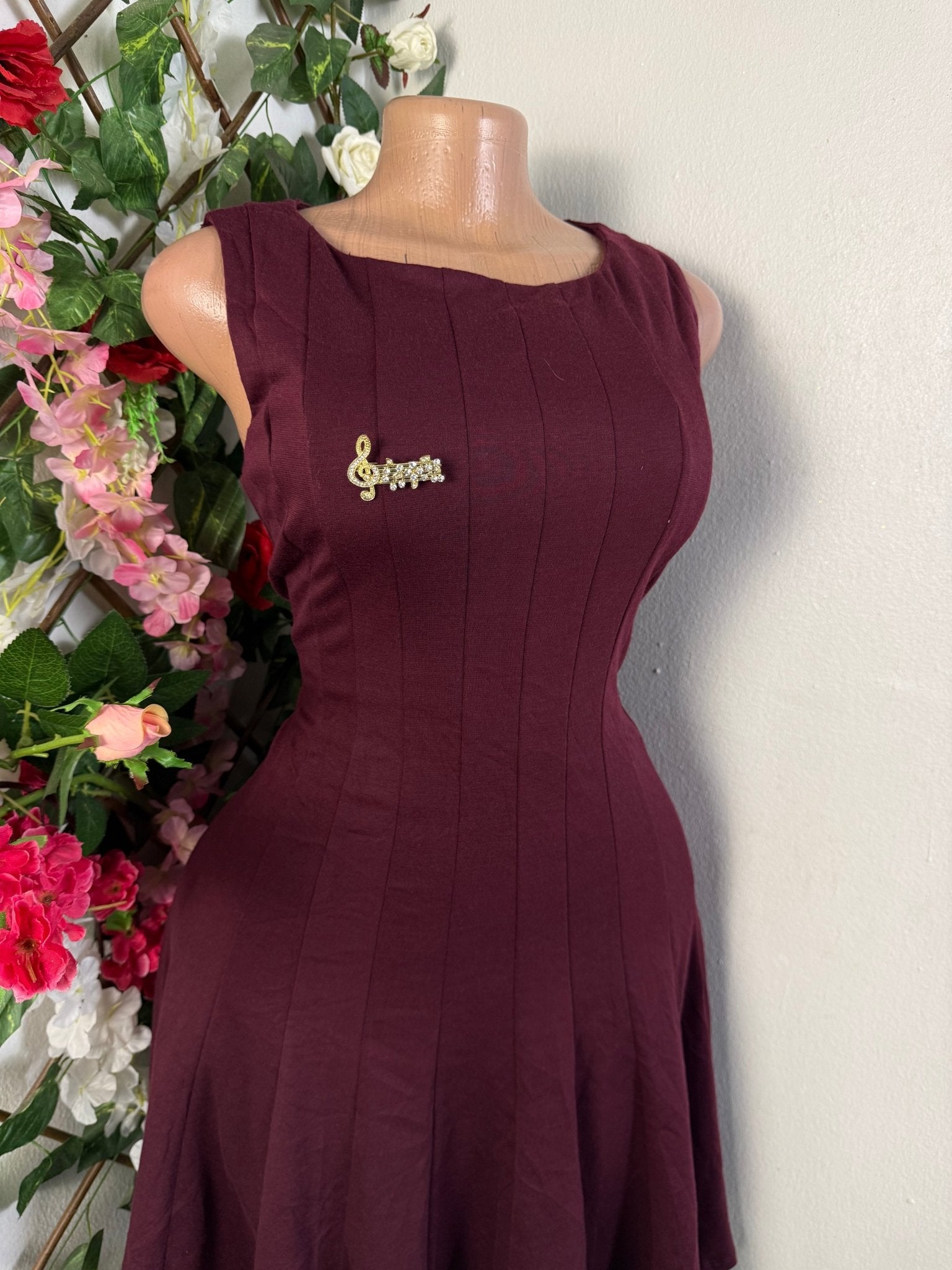 Robe évasée sans manchesdécollectée - Perluna Store