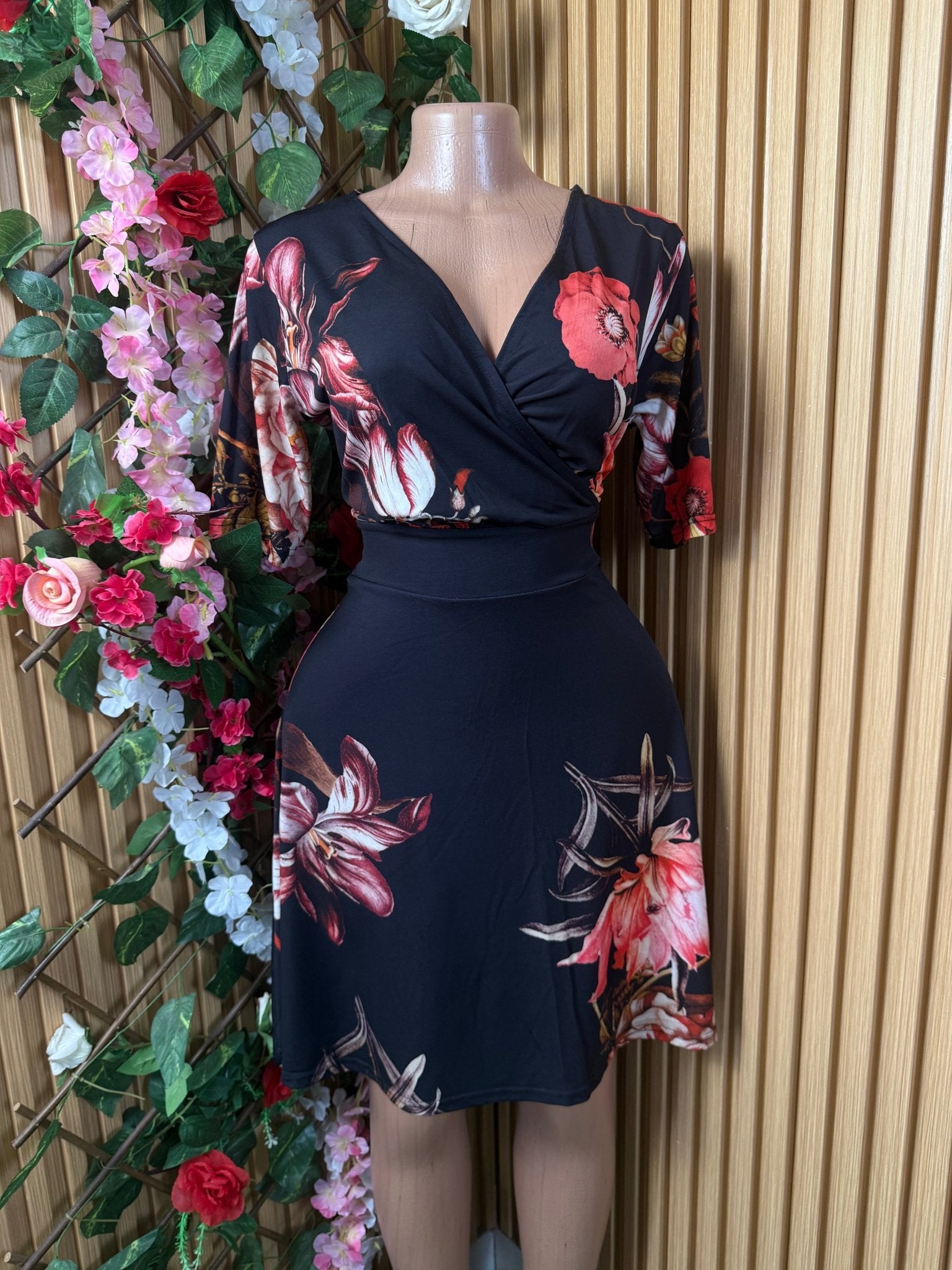 Robe évasée slim manches courtes col-V - Perluna Store