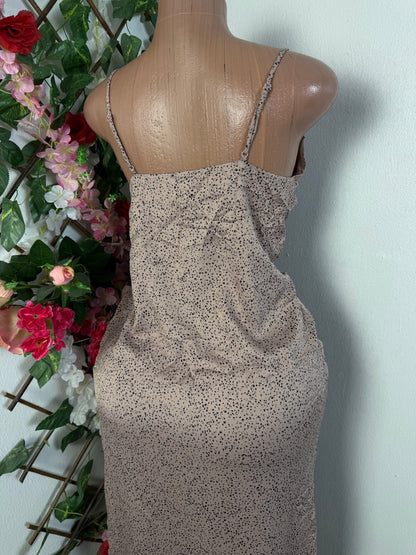 Robe fluide à fine bretelles  - Perluna Store - kinshasa