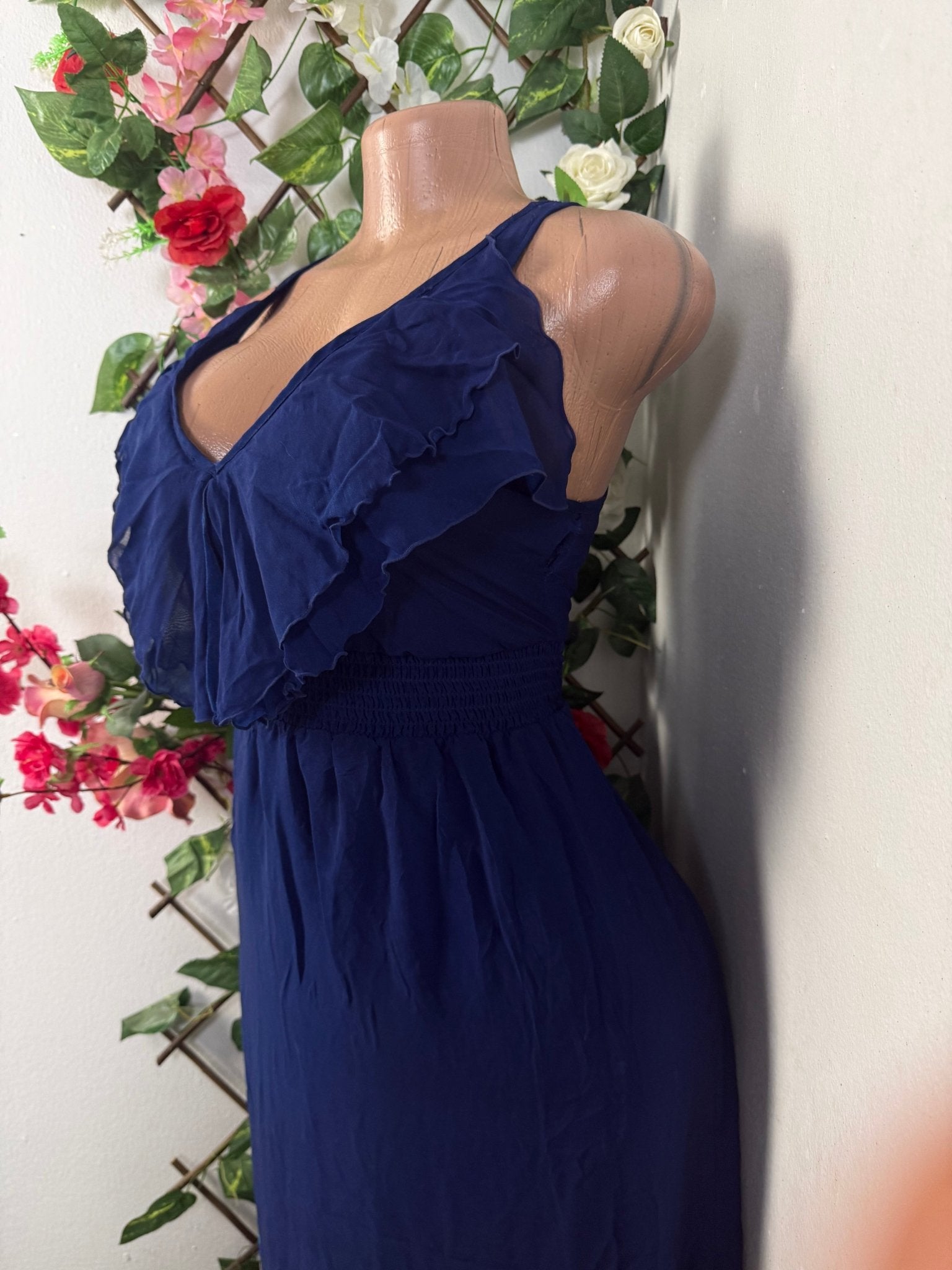 Robe longue à bretelle just volant  - Perluna Store - kinshasa