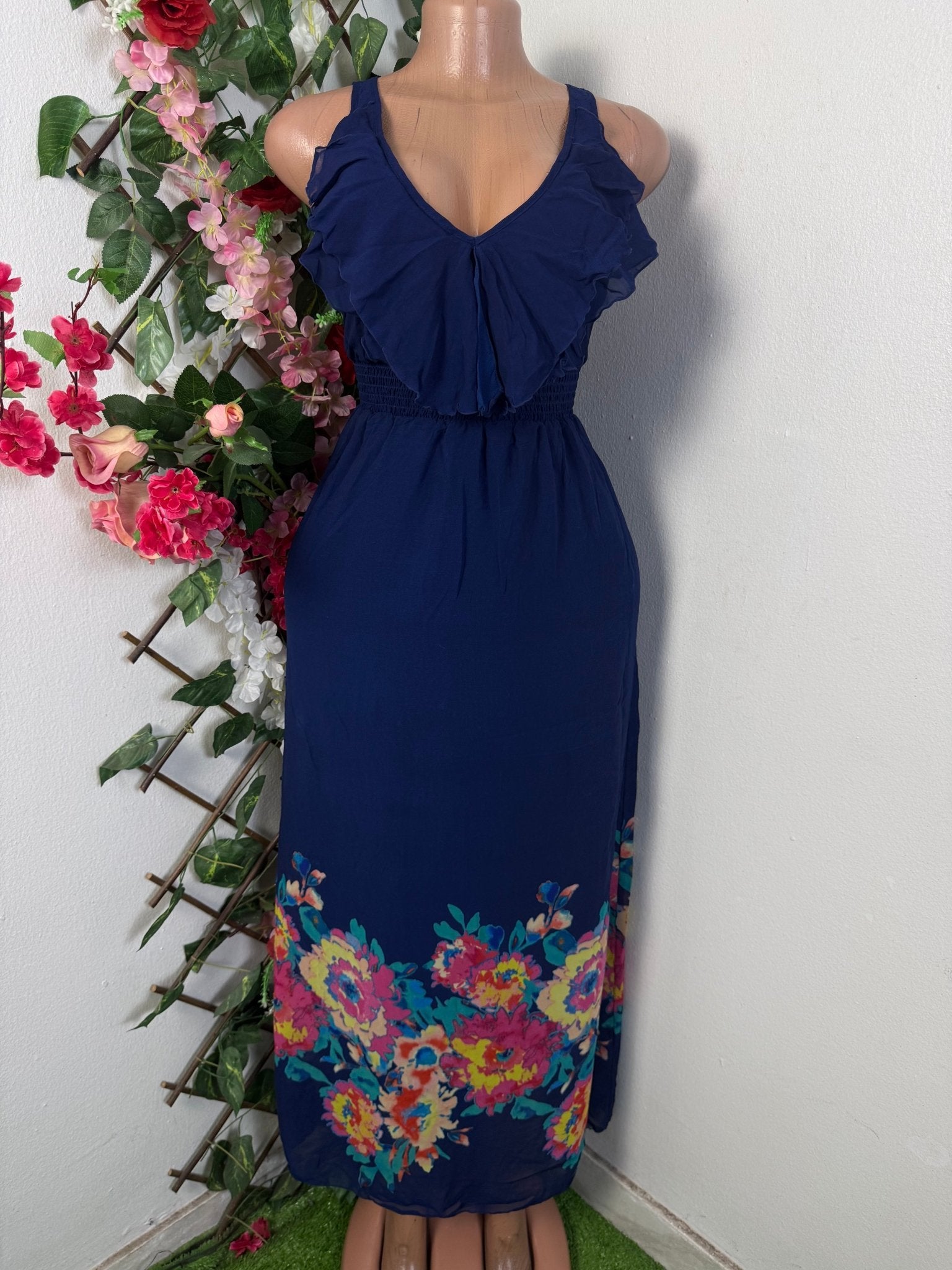 Robe longue à bretelle just volant  - Perluna Store - kinshasa