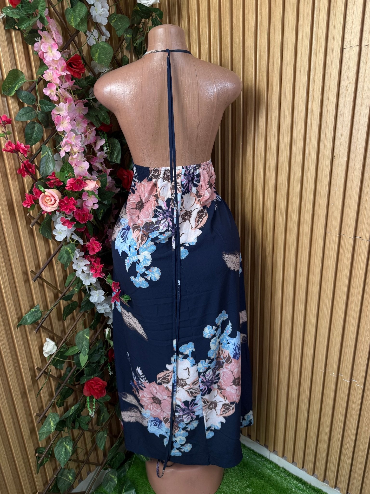 Robe longue a fine bretelle dos ouvert - Perluna Store