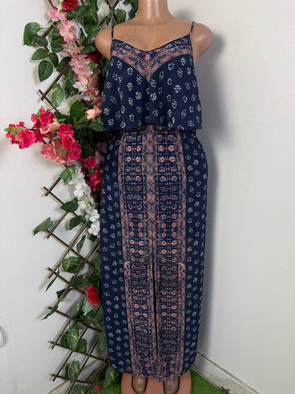 Robe longue à fine bretelle plisée - Perluna Store - kinshasa