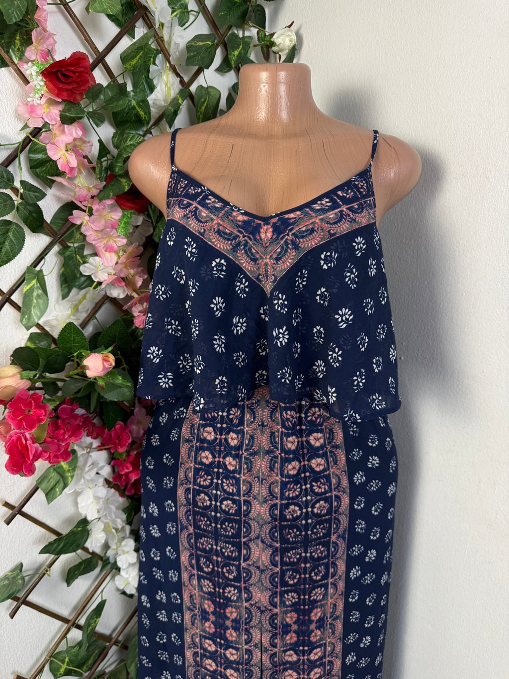 Robe longue à fine bretelle plisée - Perluna Store - kinshasa