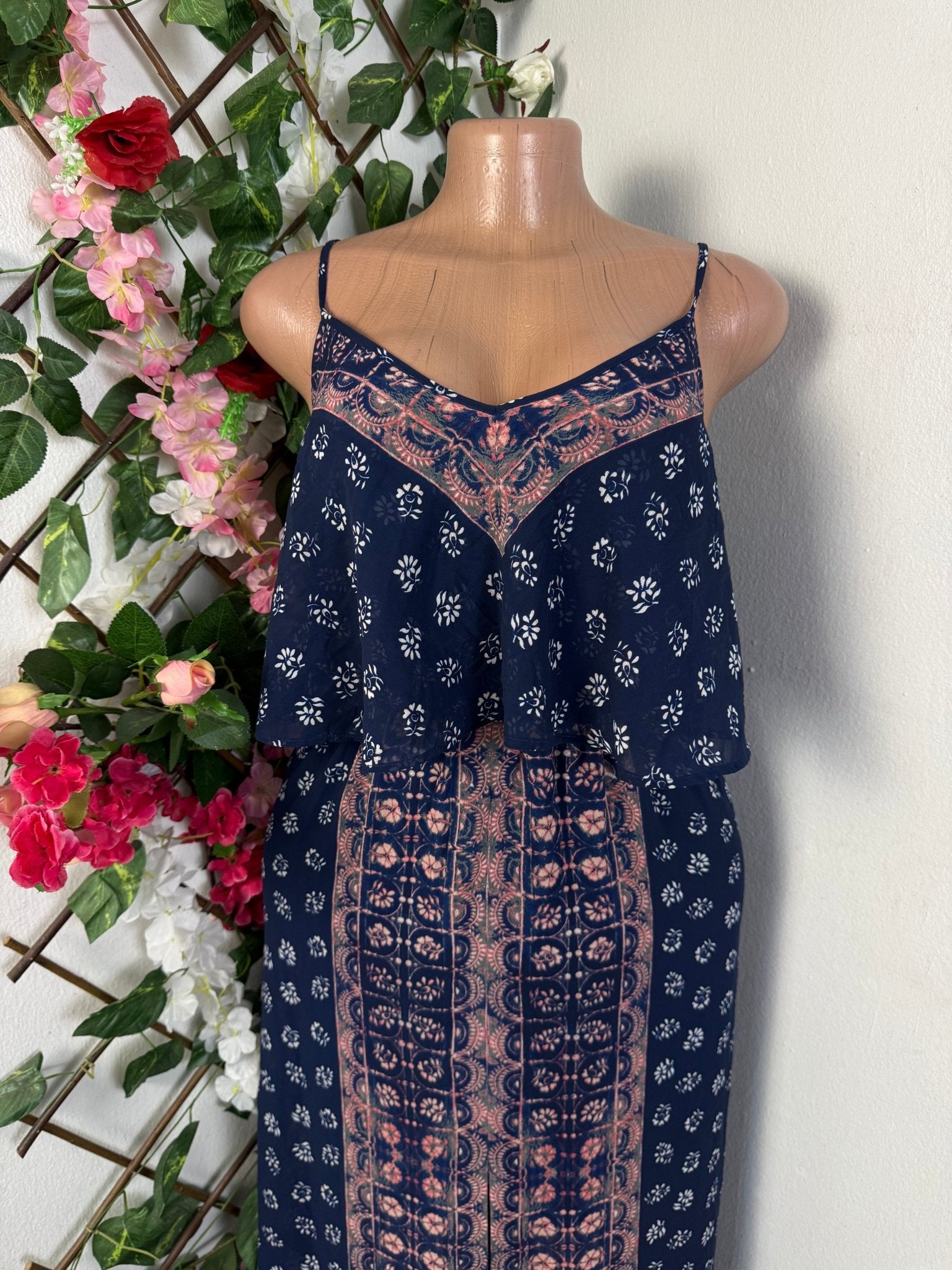 Robe longue à fine bretelle plisée - Perluna Store - kinshasa