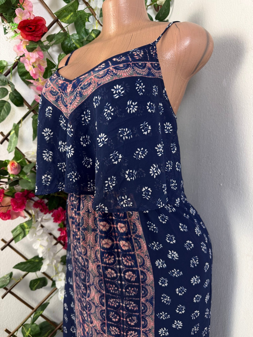 Robe longue à fine bretelle plisée - Perluna Store - kinshasa