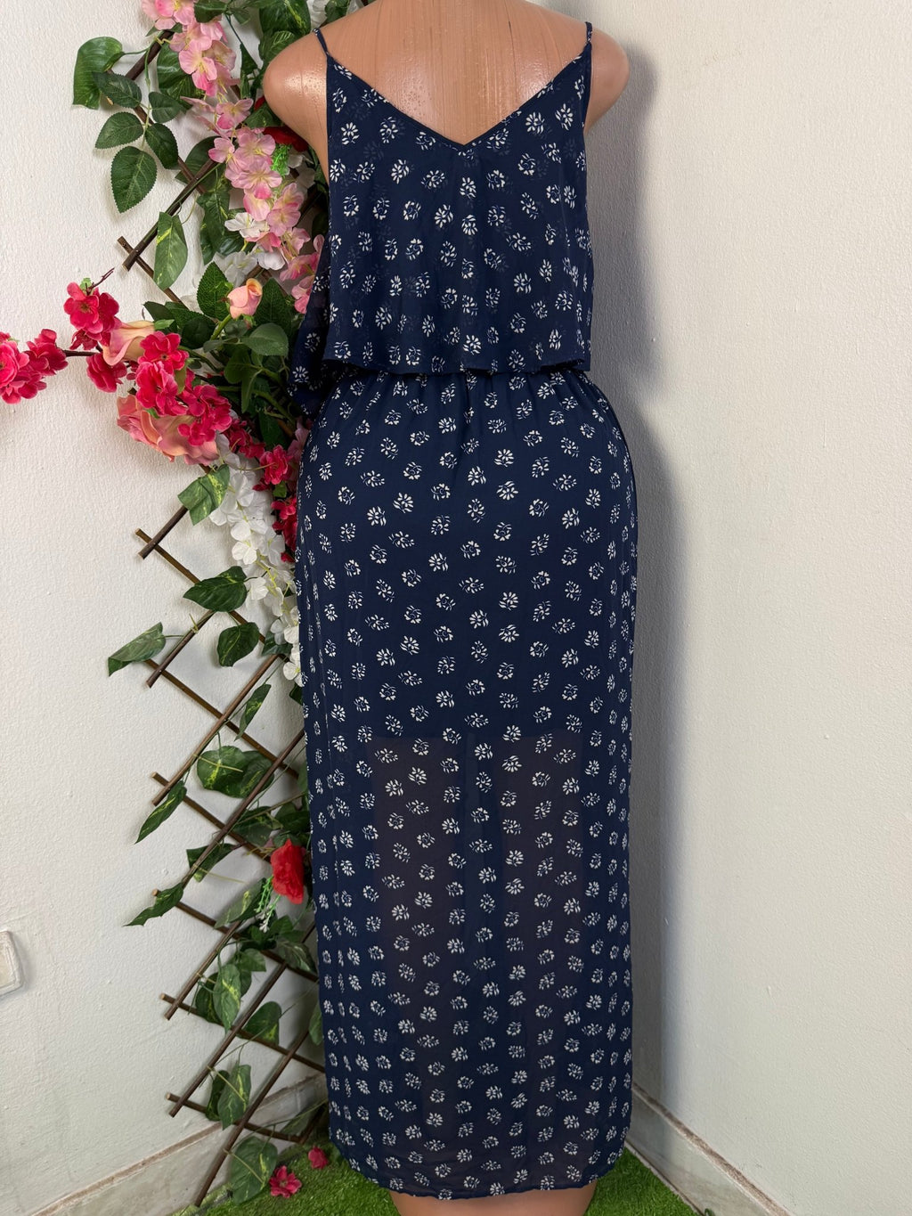 Robe longue à fine bretelle plisée - Perluna Store - kinshasa