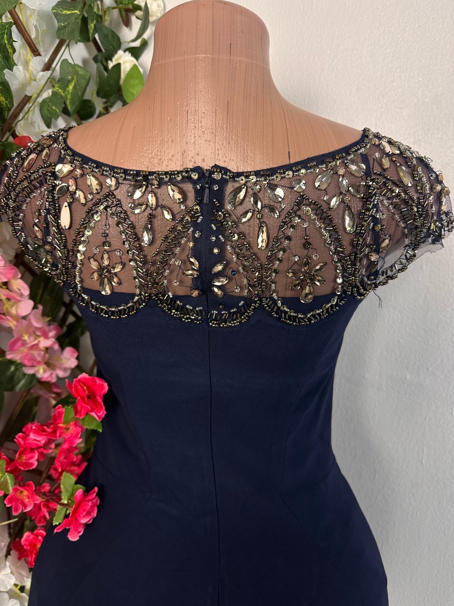 Robe longue brodée avec de pierre sur top en fine voile - Perluna Store - kinshasa