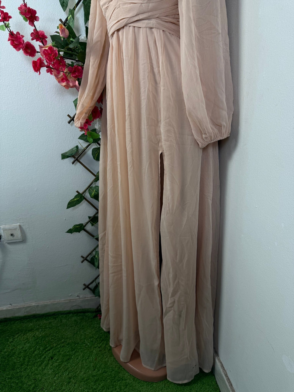 Robe longue colle en V long manche  - Perluna Store - kinshasa