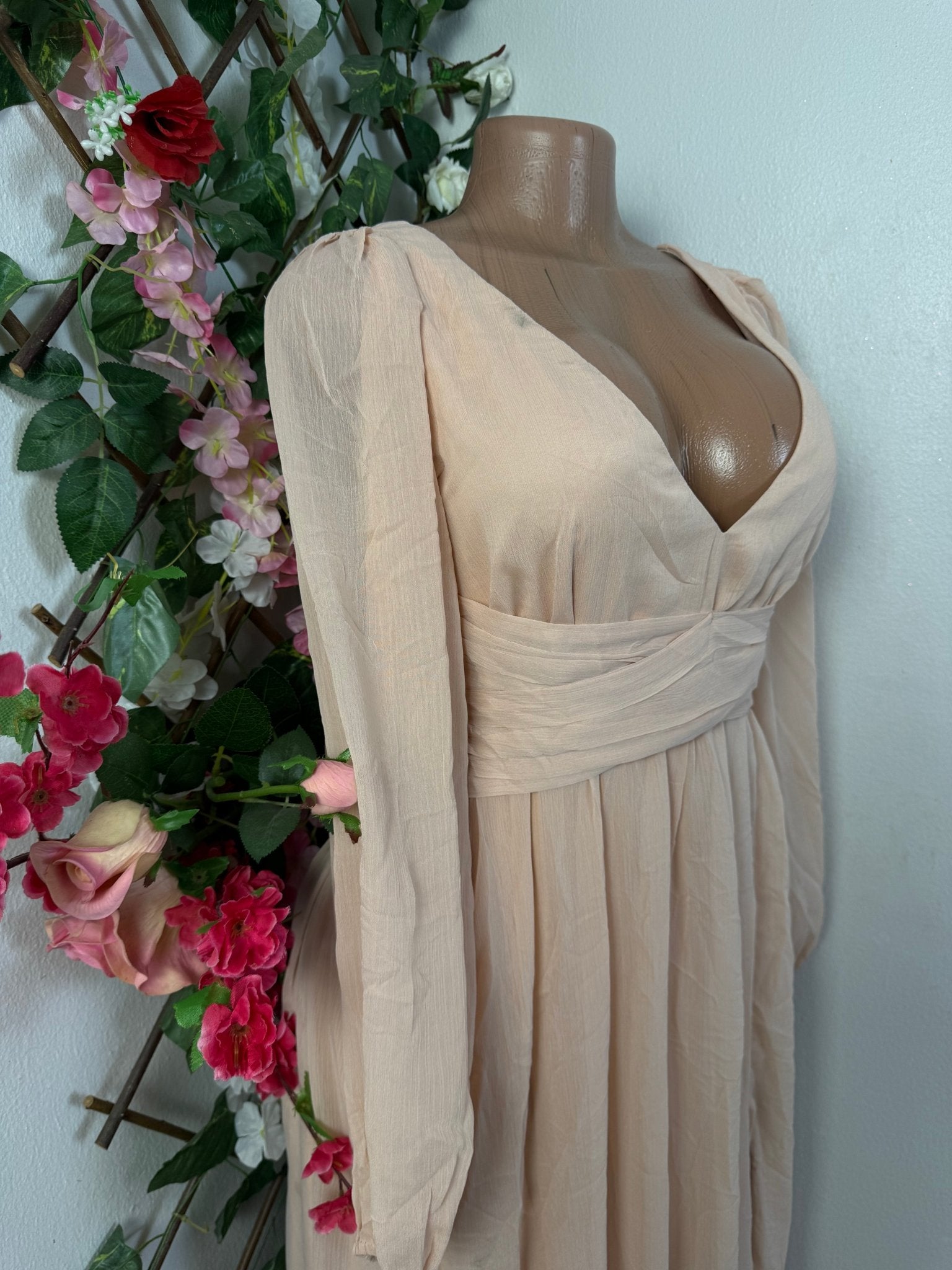 Robe longue colle en V long manche  - Perluna Store - kinshasa