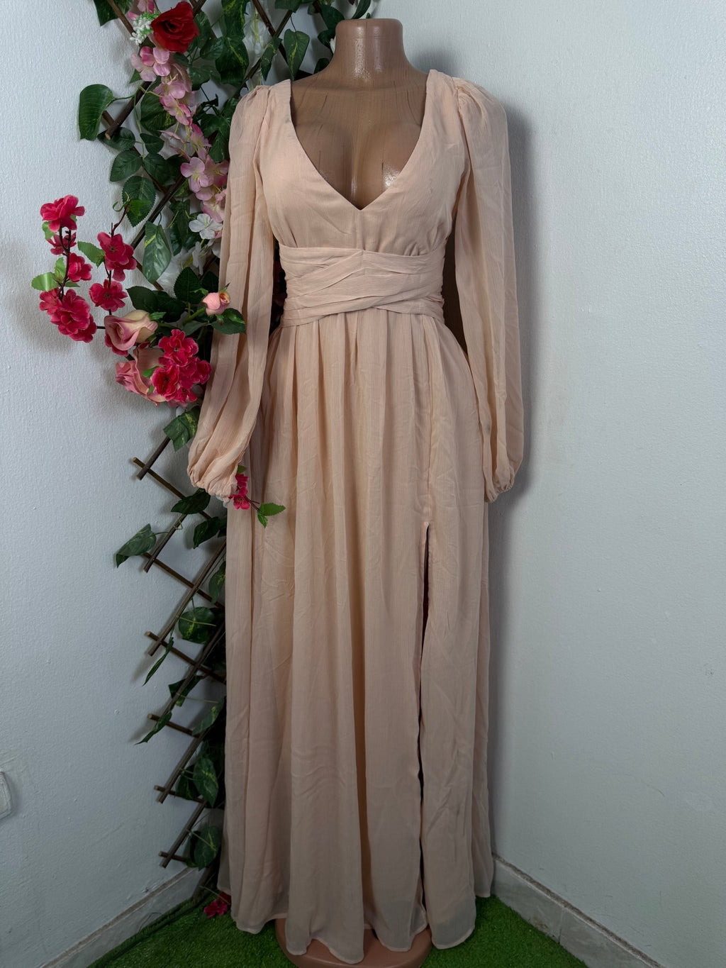 Robe longue colle en V long manche  - Perluna Store - kinshasa