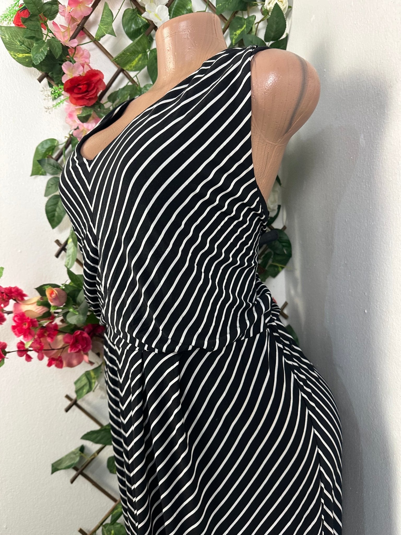 Robe longue décollée rond sans manche - Perluna Store - kinshasa