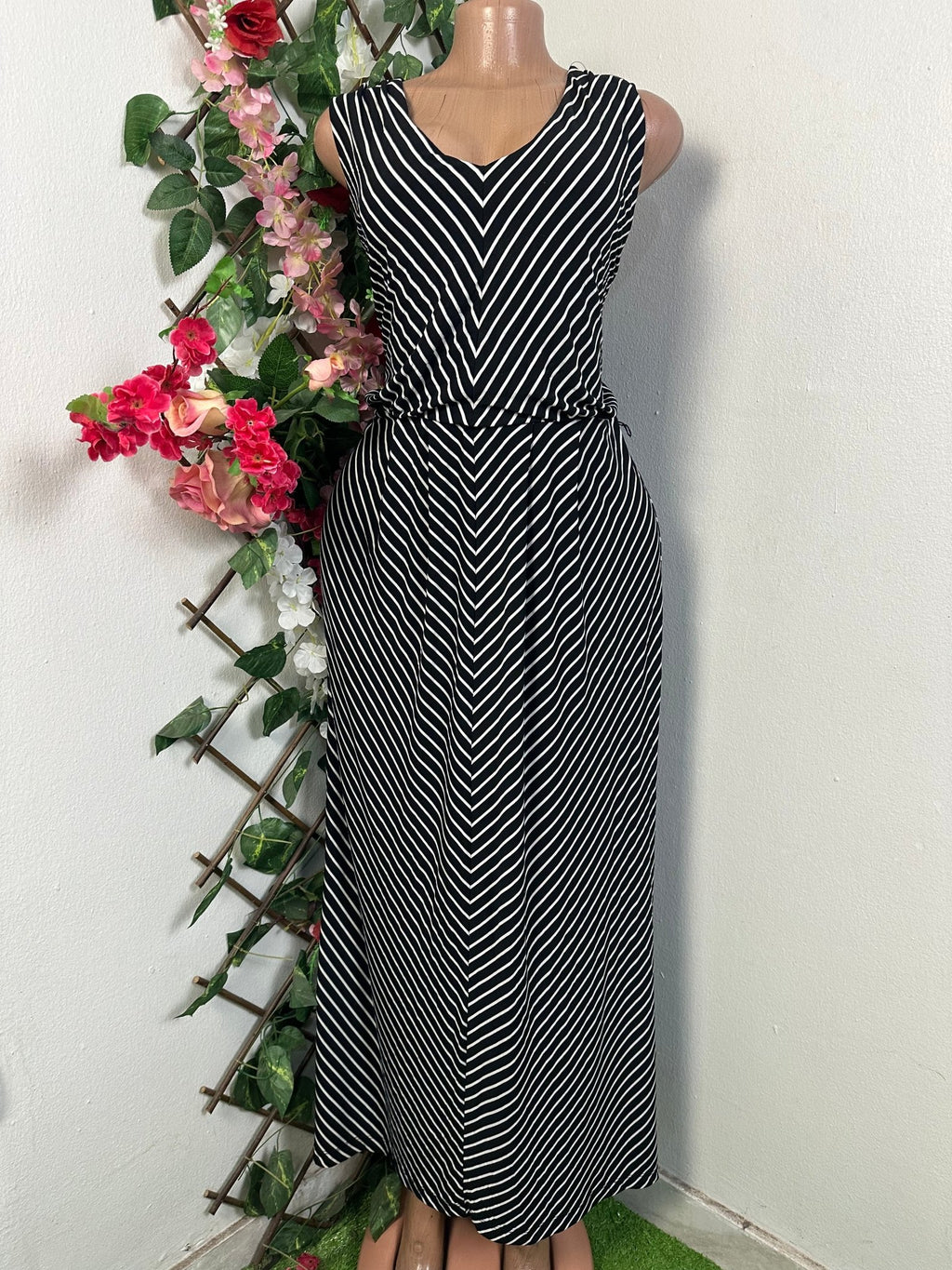 Robe longue décollée rond sans manche - Perluna Store - kinshasa