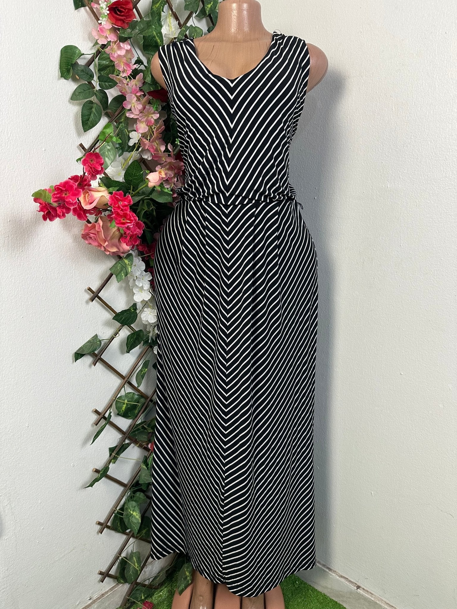 Robe longue décollée rond sans manche - Perluna Store - kinshasa