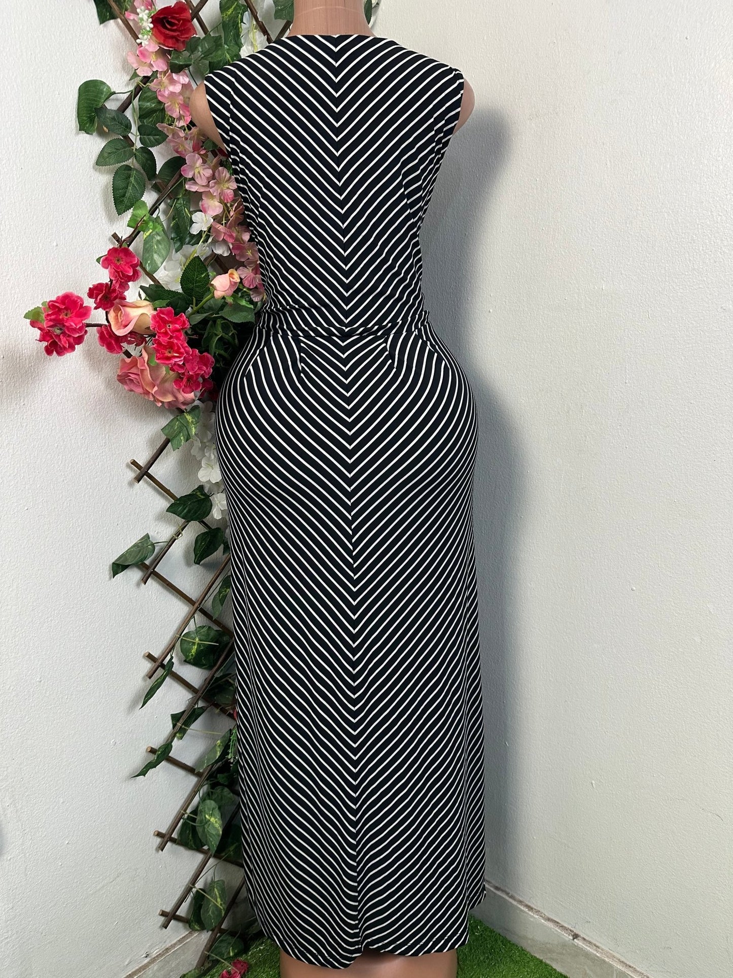 Robe longue décollée rond sans manche - Perluna Store - kinshasa