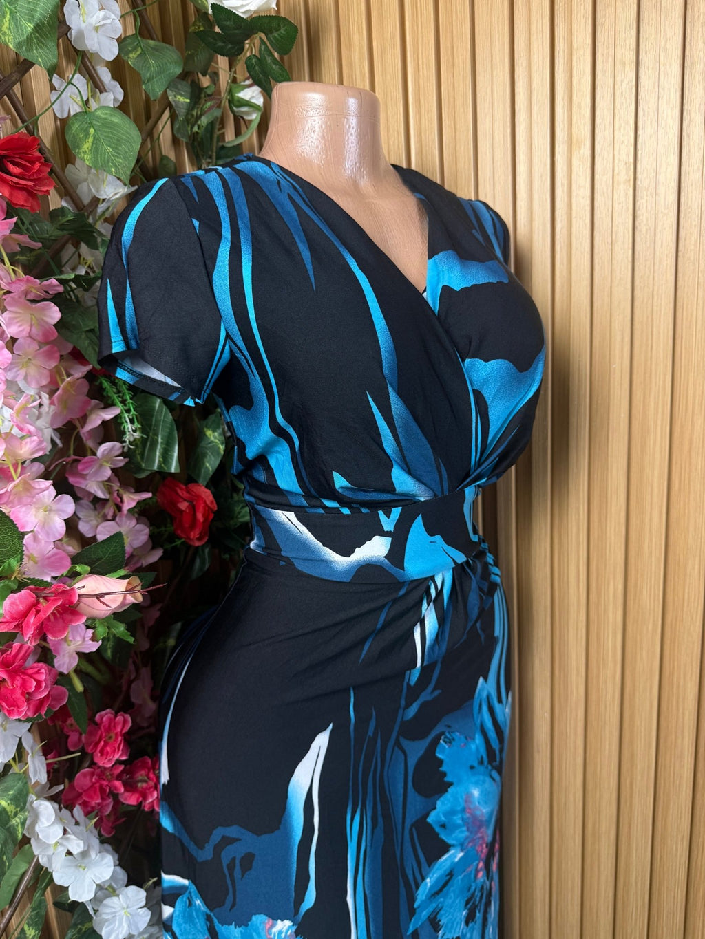 Robe longue droite manches courtes décolletée - Perluna Store