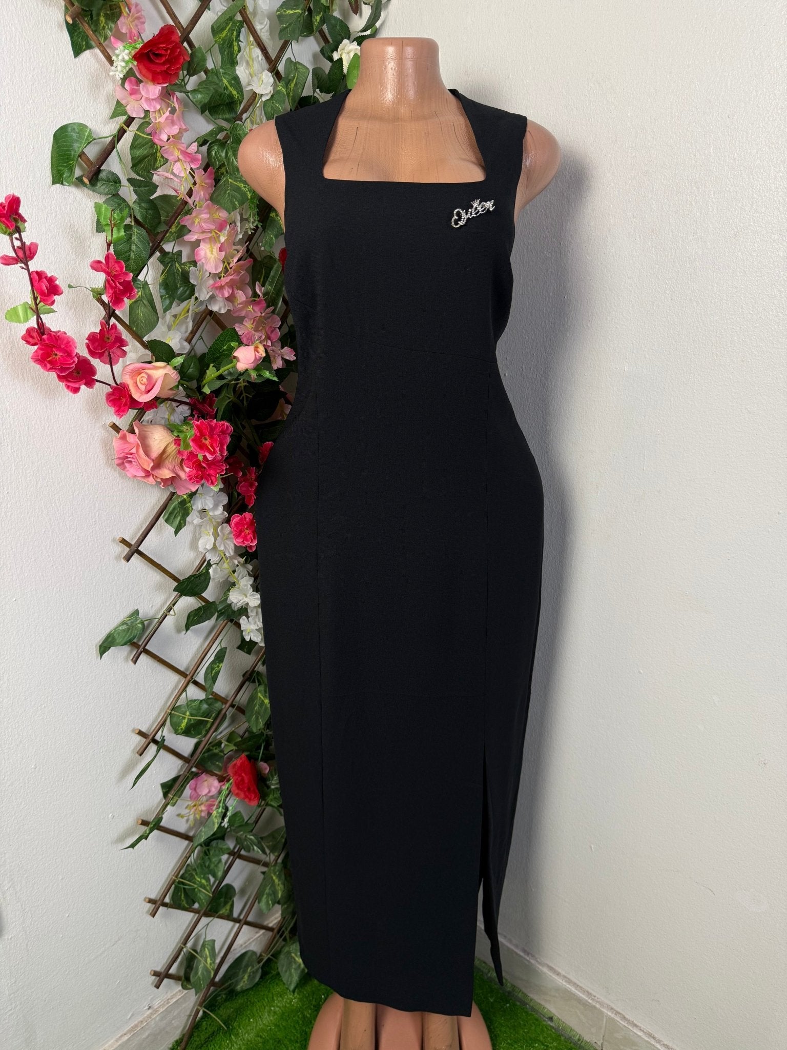 Robe longue élégante san manche avec fente - Perluna Store - kinshasa