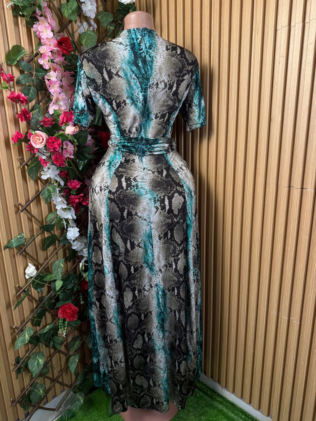 Robe longue évasé manches courtes décolletée - Perluna Store