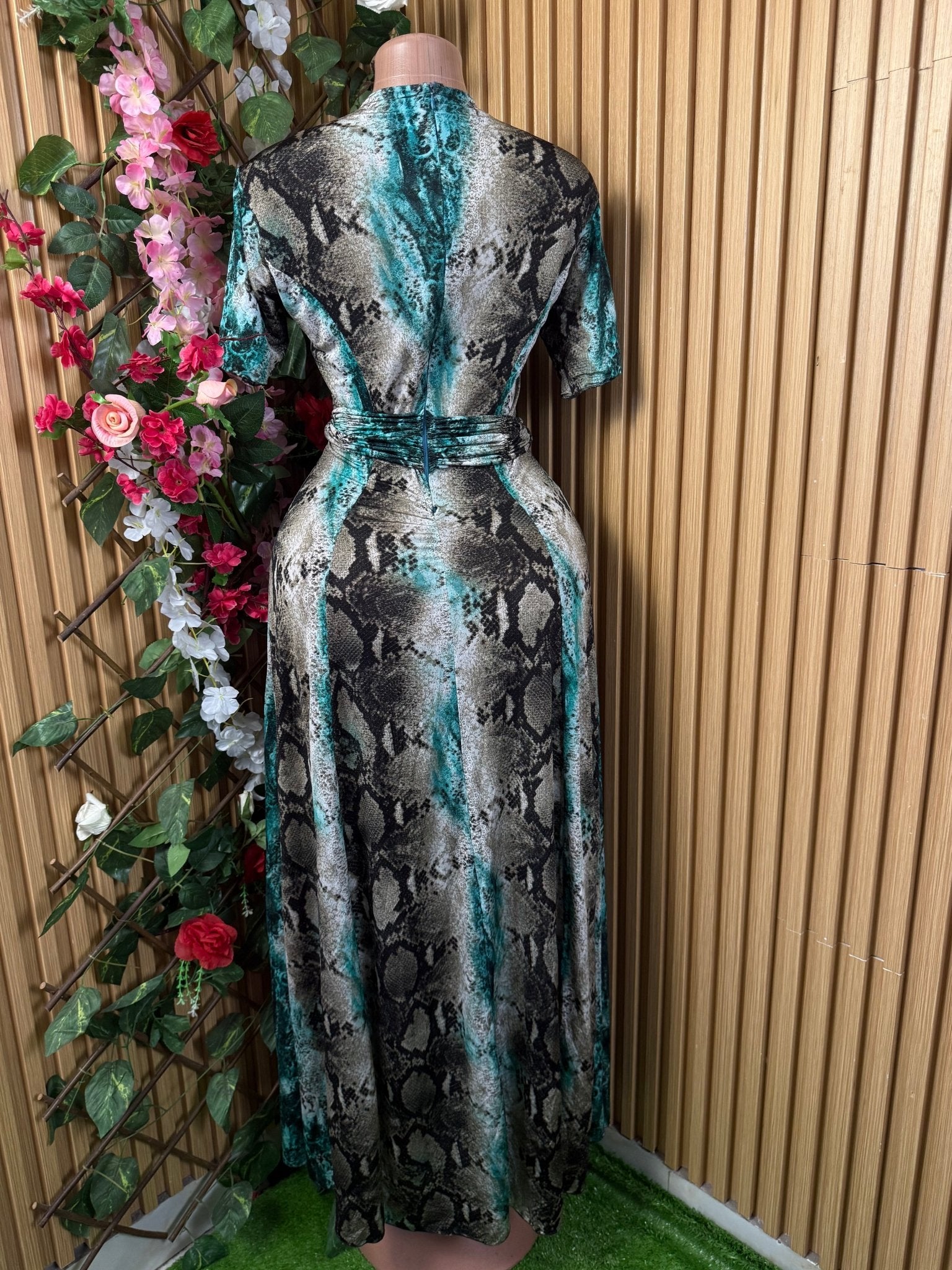 Robe longue évasé manches courtes décolletée - Perluna Store