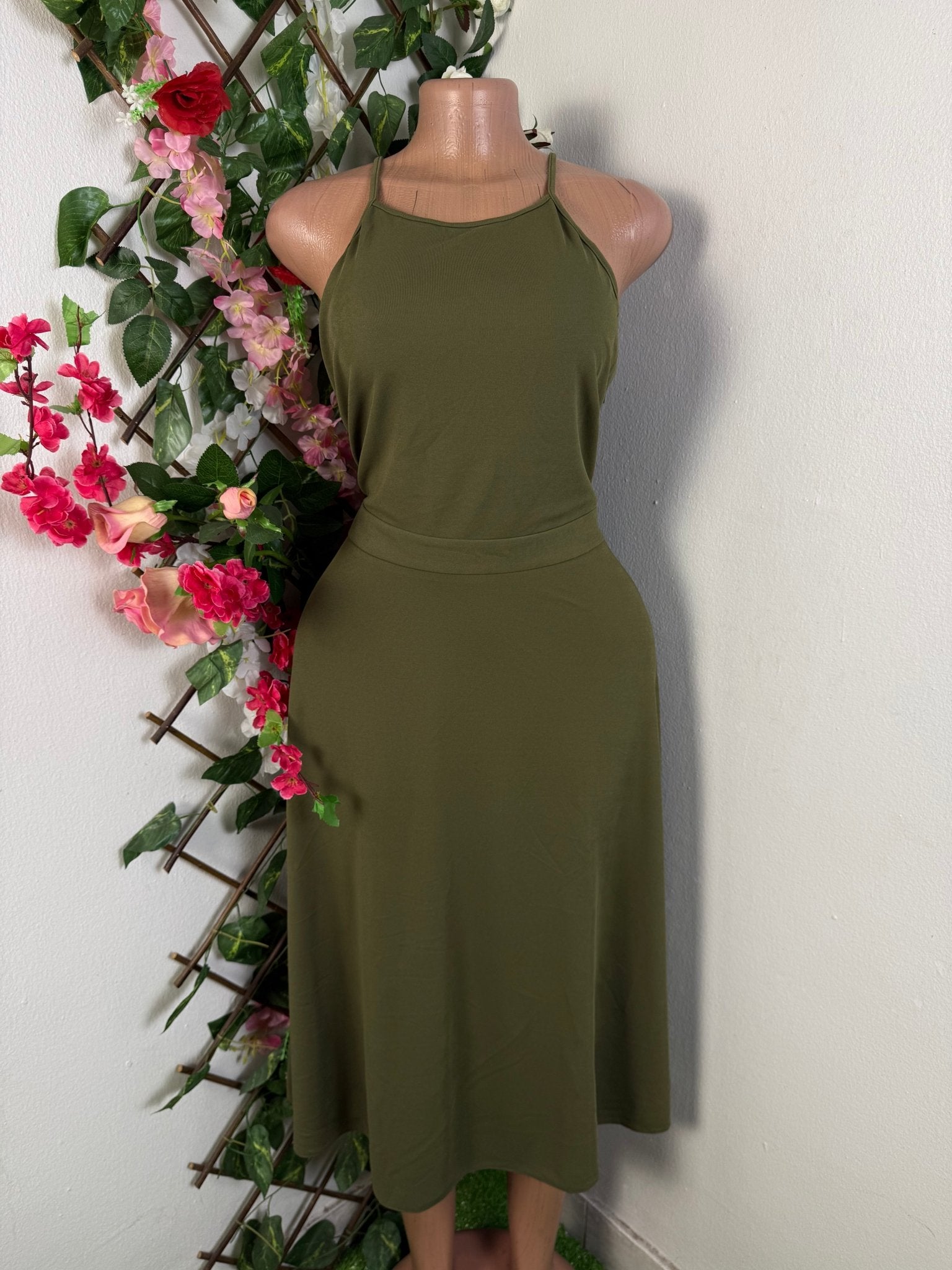 Robe longue évasée à fine bretelle - Perluna Store - kinshasa