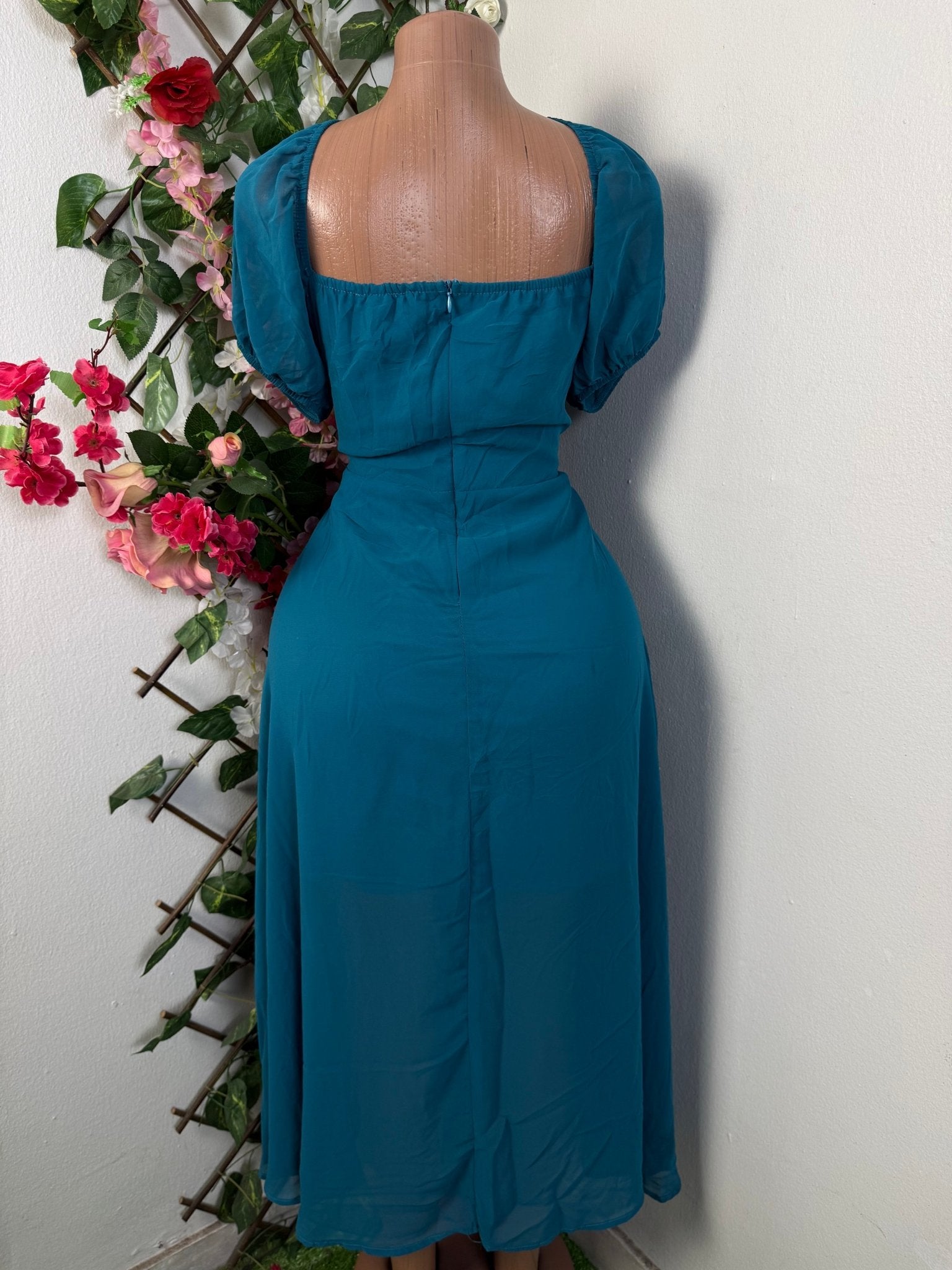 Robe longue évasée bust à noeud - Perluna Store - kinshasa